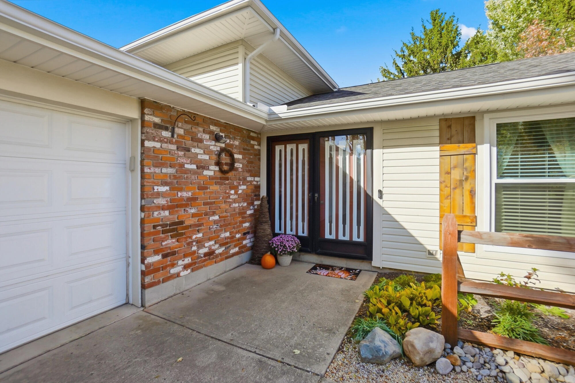 1525 Brookfield Lane, Troy, Ohio 45373