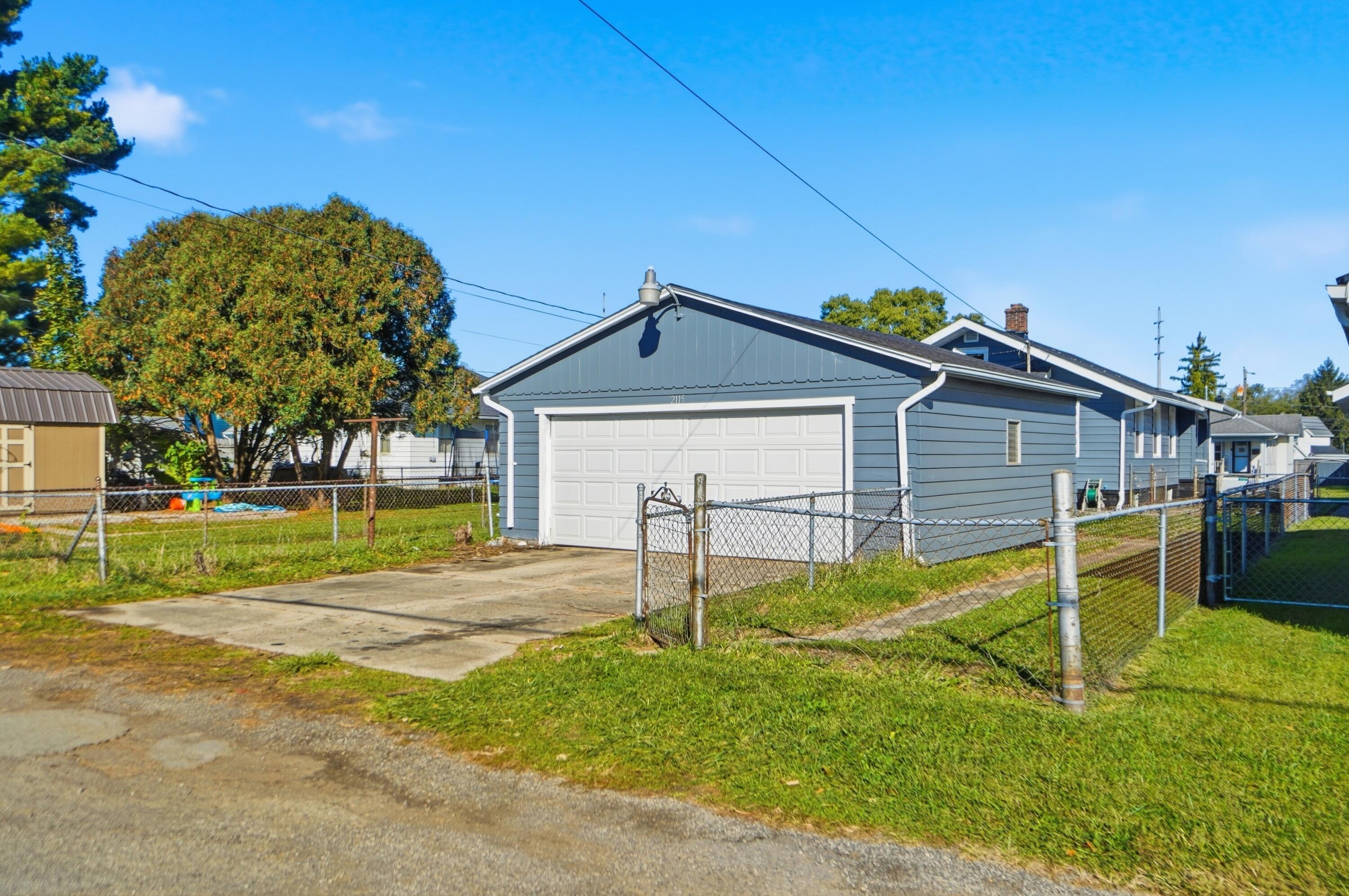 2115 Hoppes Avenue, Springfield, Ohio 45503