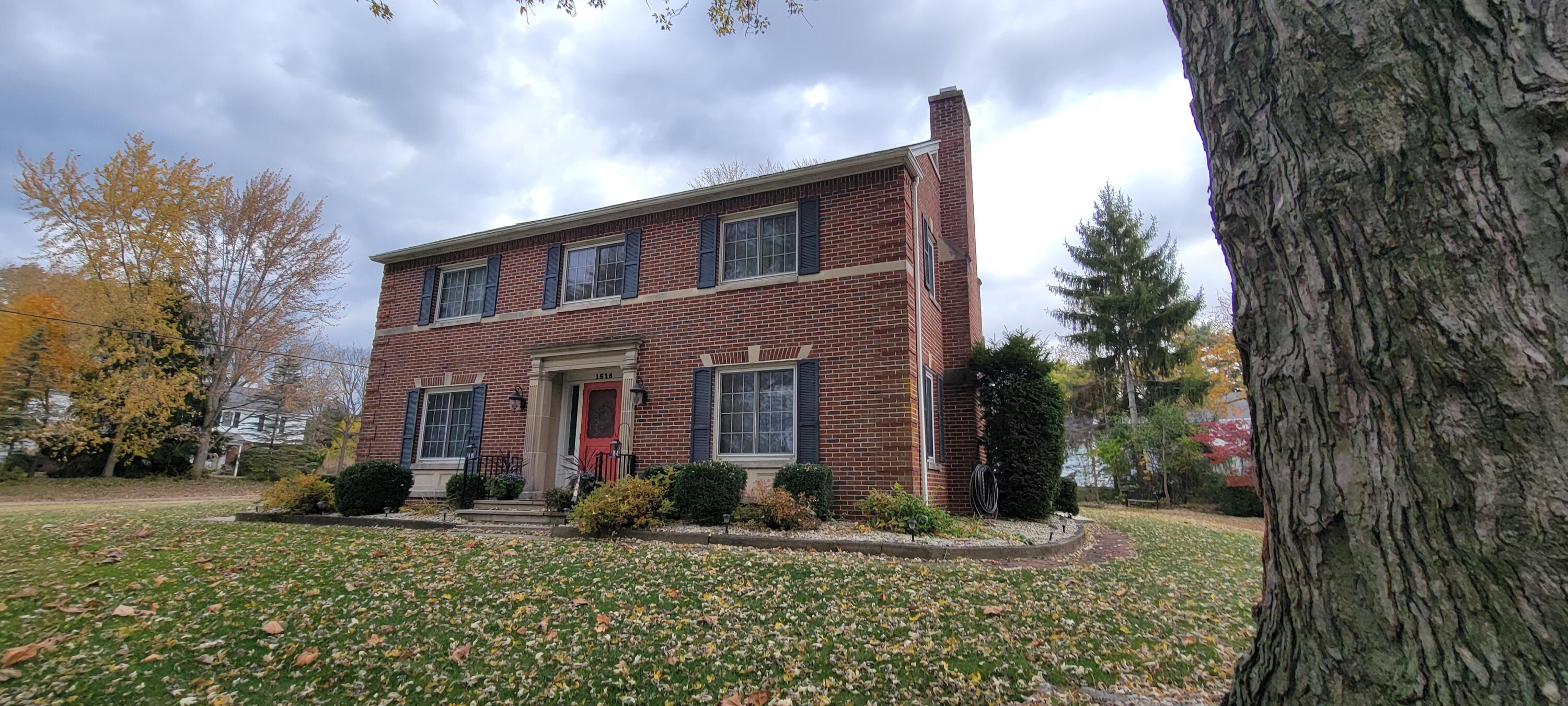 1516 Bon Air Circle, Sidney, Ohio 45365