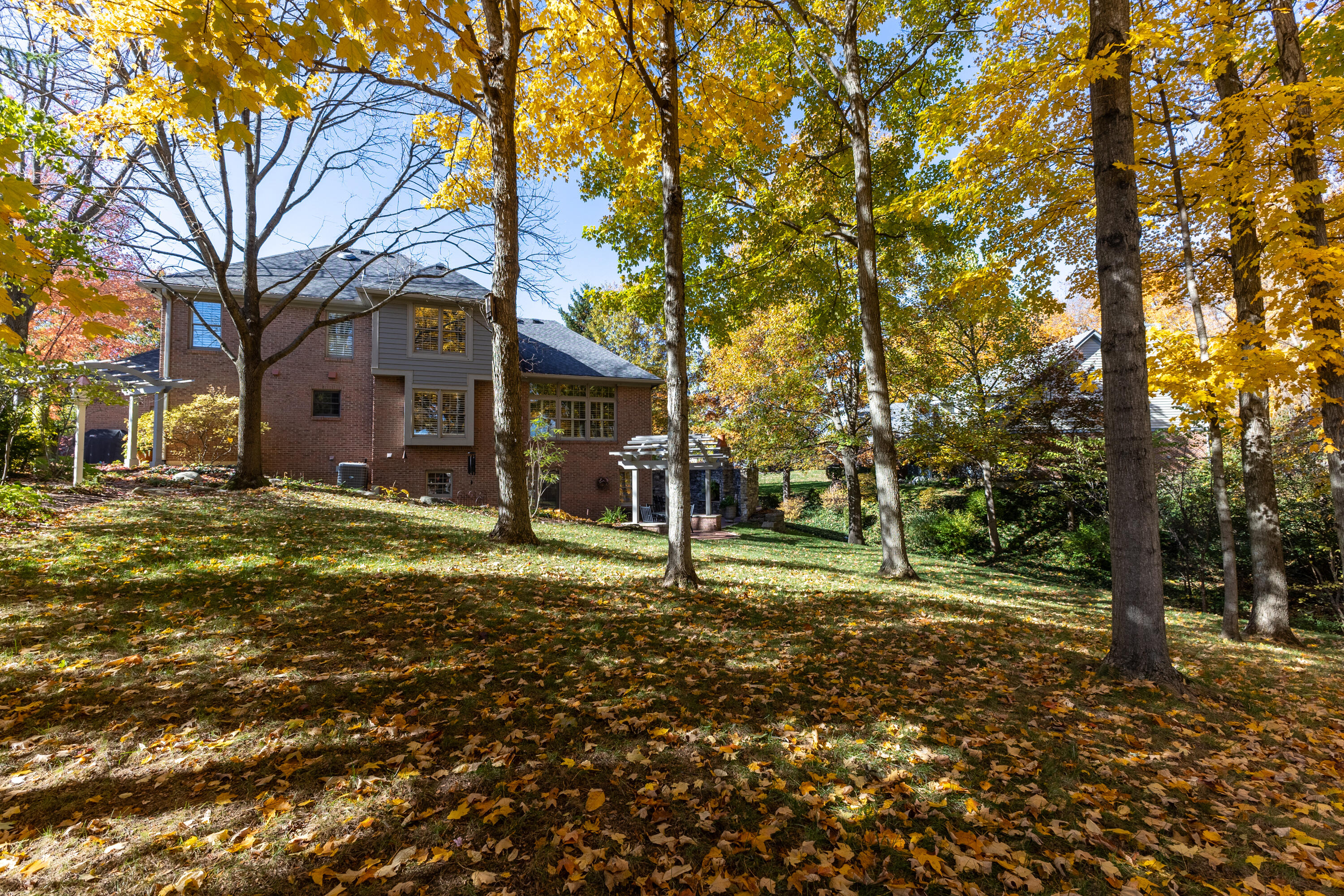 1052 Forest Crest Place, Vandalia, Ohio 45377