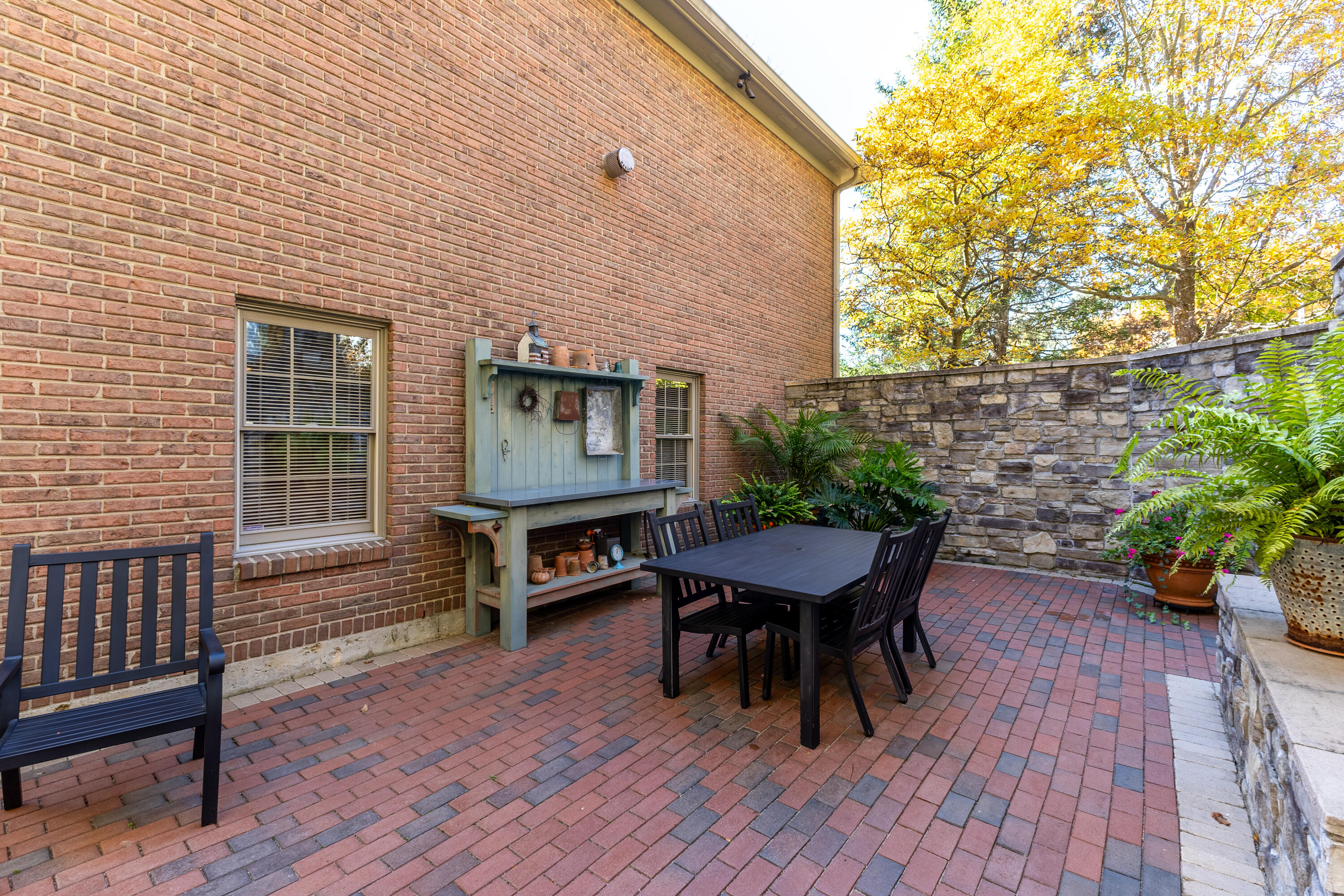 1052 Forest Crest Place, Vandalia, Ohio 45377