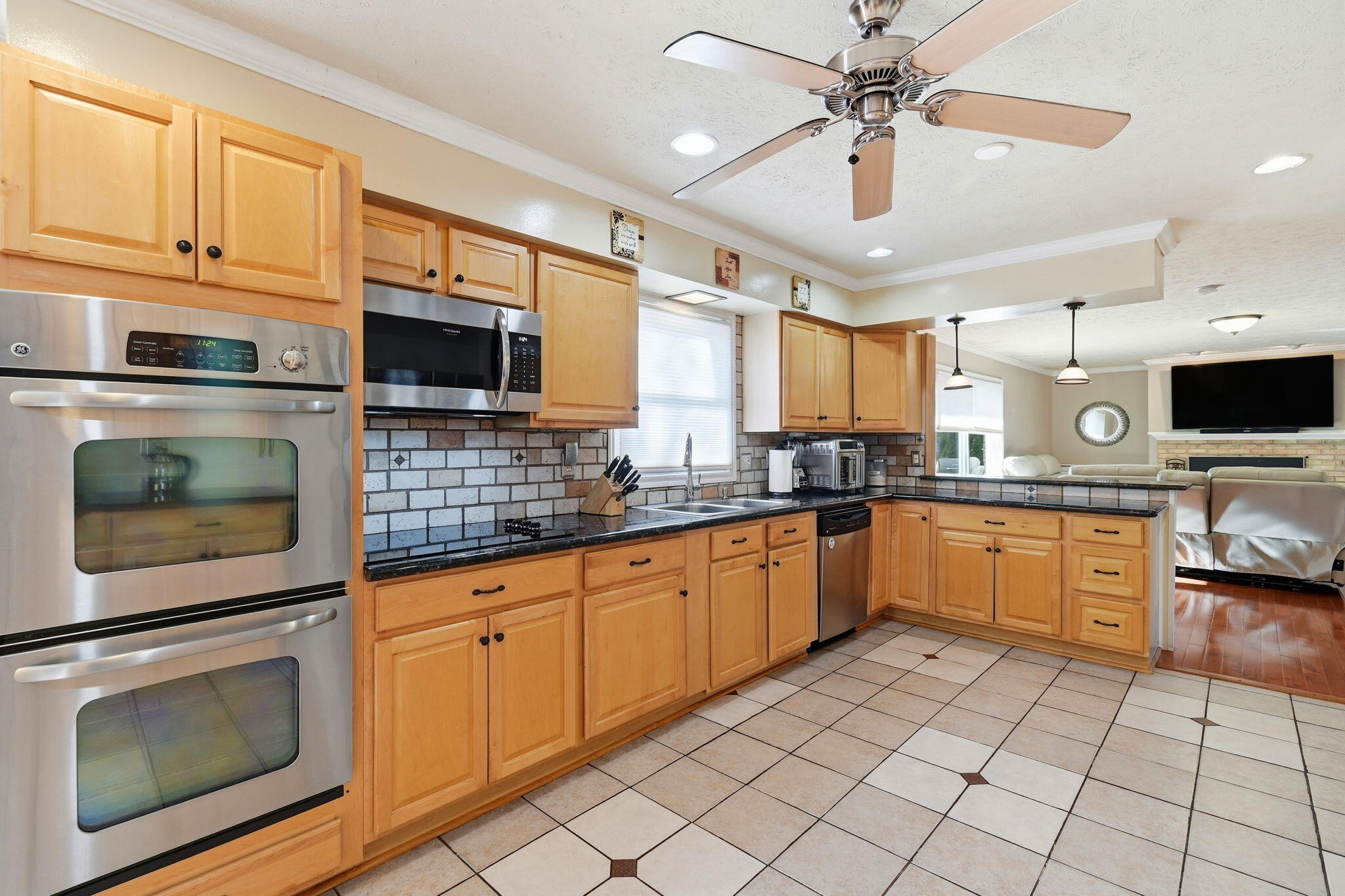 7585 Wrenview Drive, Springfield, Ohio 45502