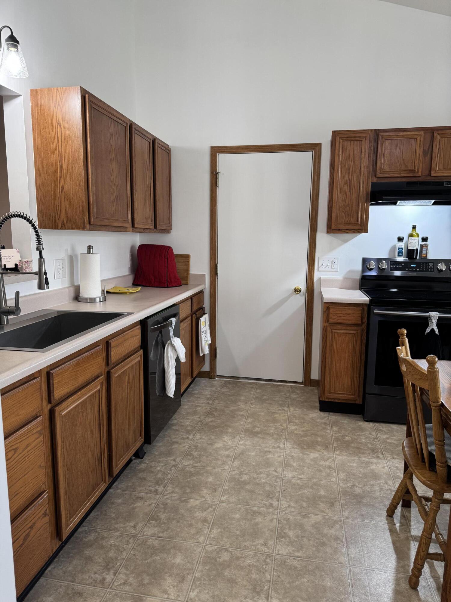 1708 New Castle Lane, Springfield, Ohio 45503