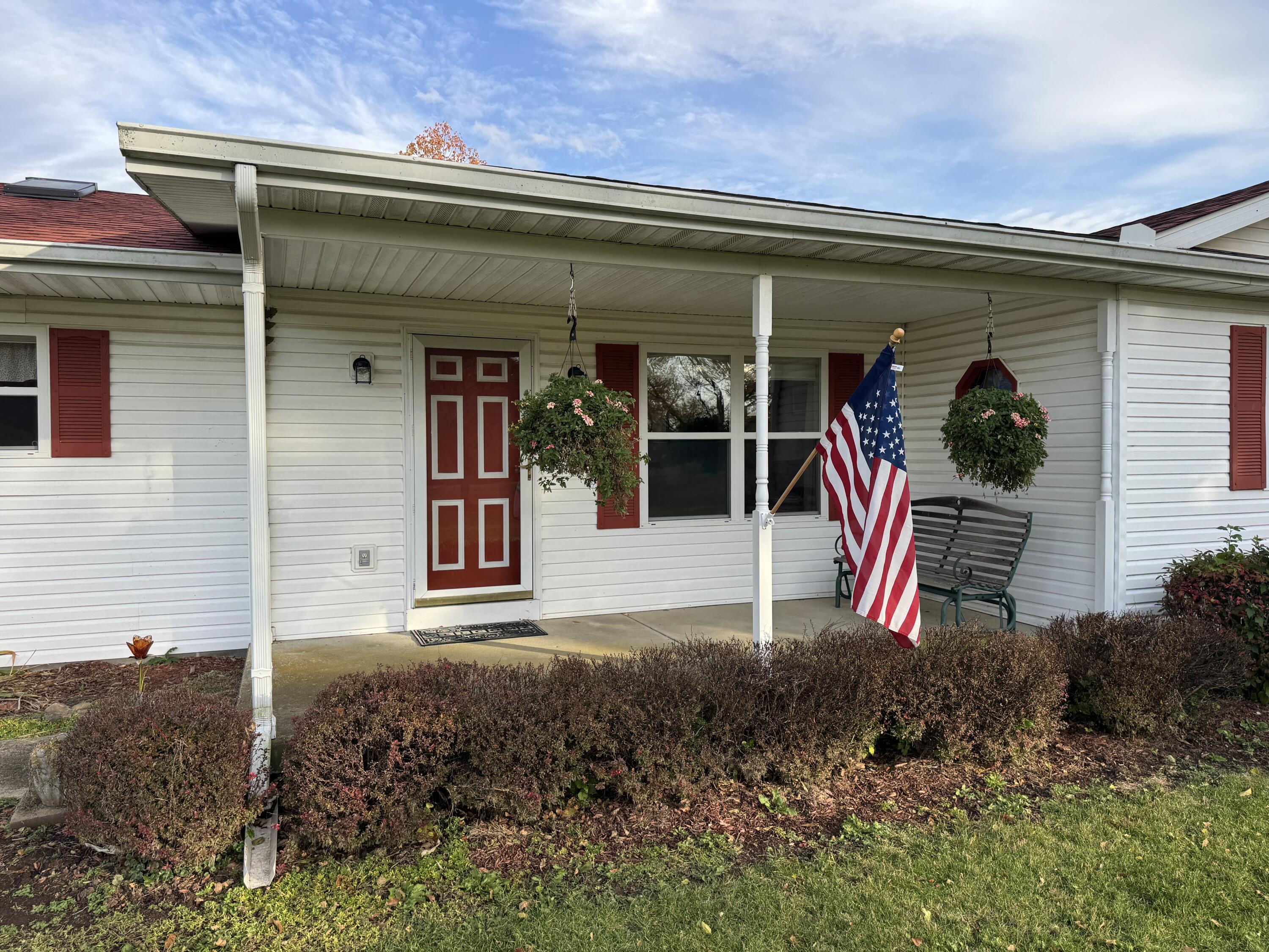 1480 Newlove Road, South Charleston, Ohio 45368