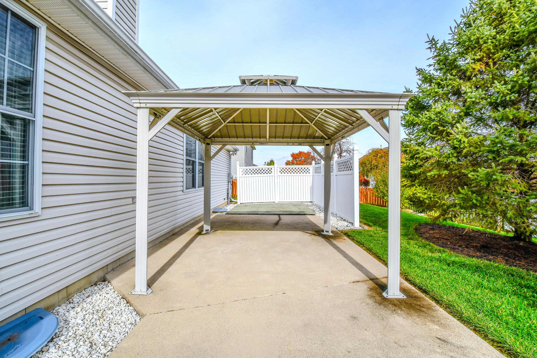 1325 Kenton Way, Troy, Ohio 45373