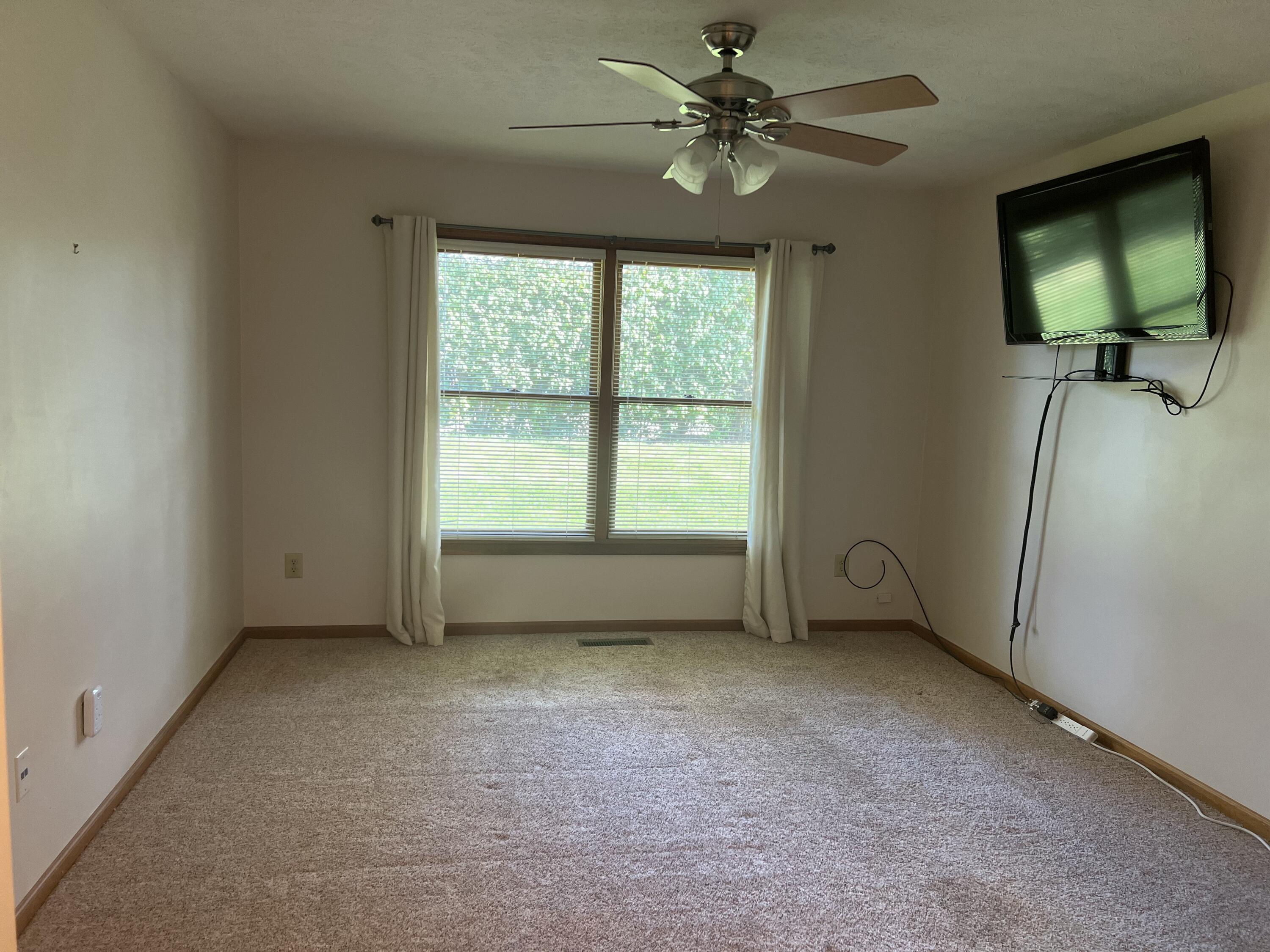 3126 Lakeview Court, Springfield, Ohio 45503