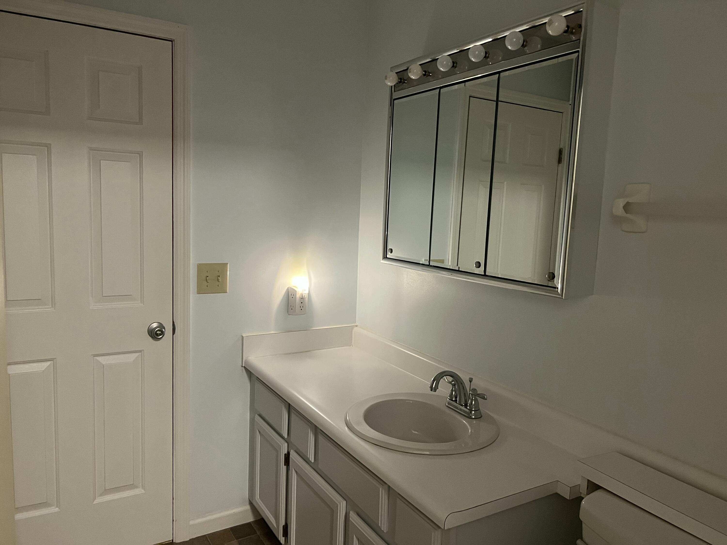 3126 Lakeview Court, Springfield, Ohio 45503