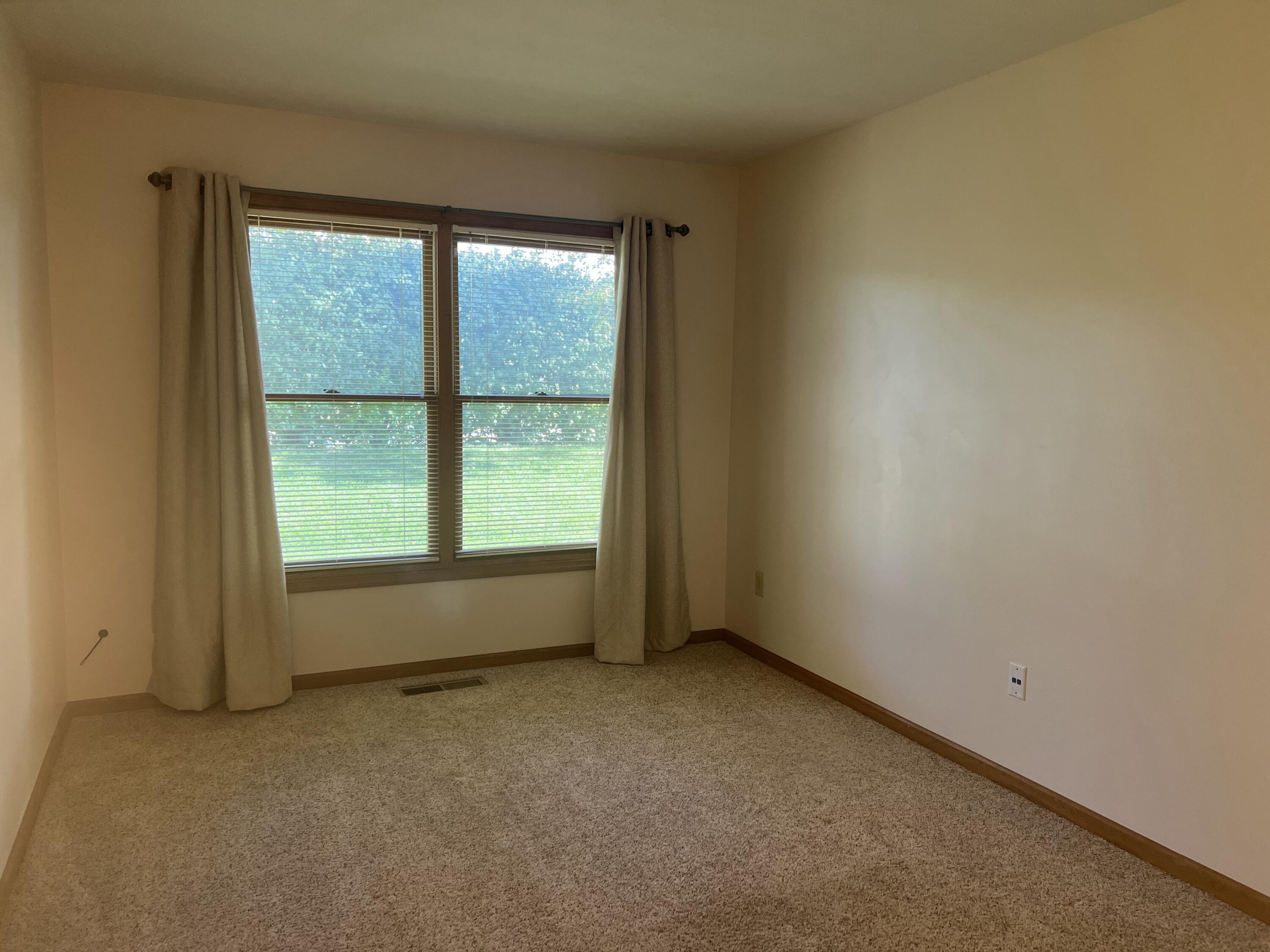 3126 Lakeview Court, Springfield, Ohio 45503