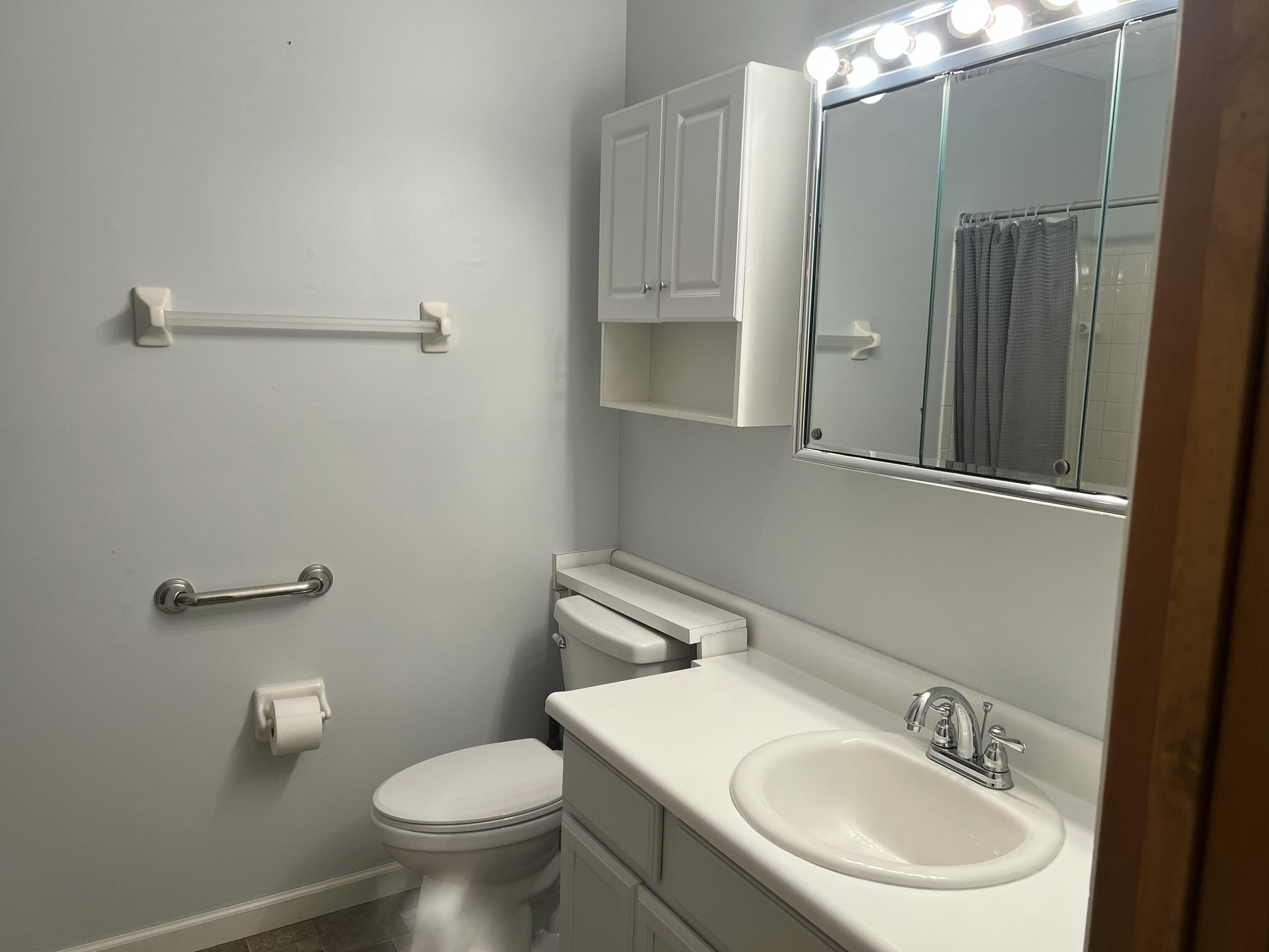 3126 Lakeview Court, Springfield, Ohio 45503