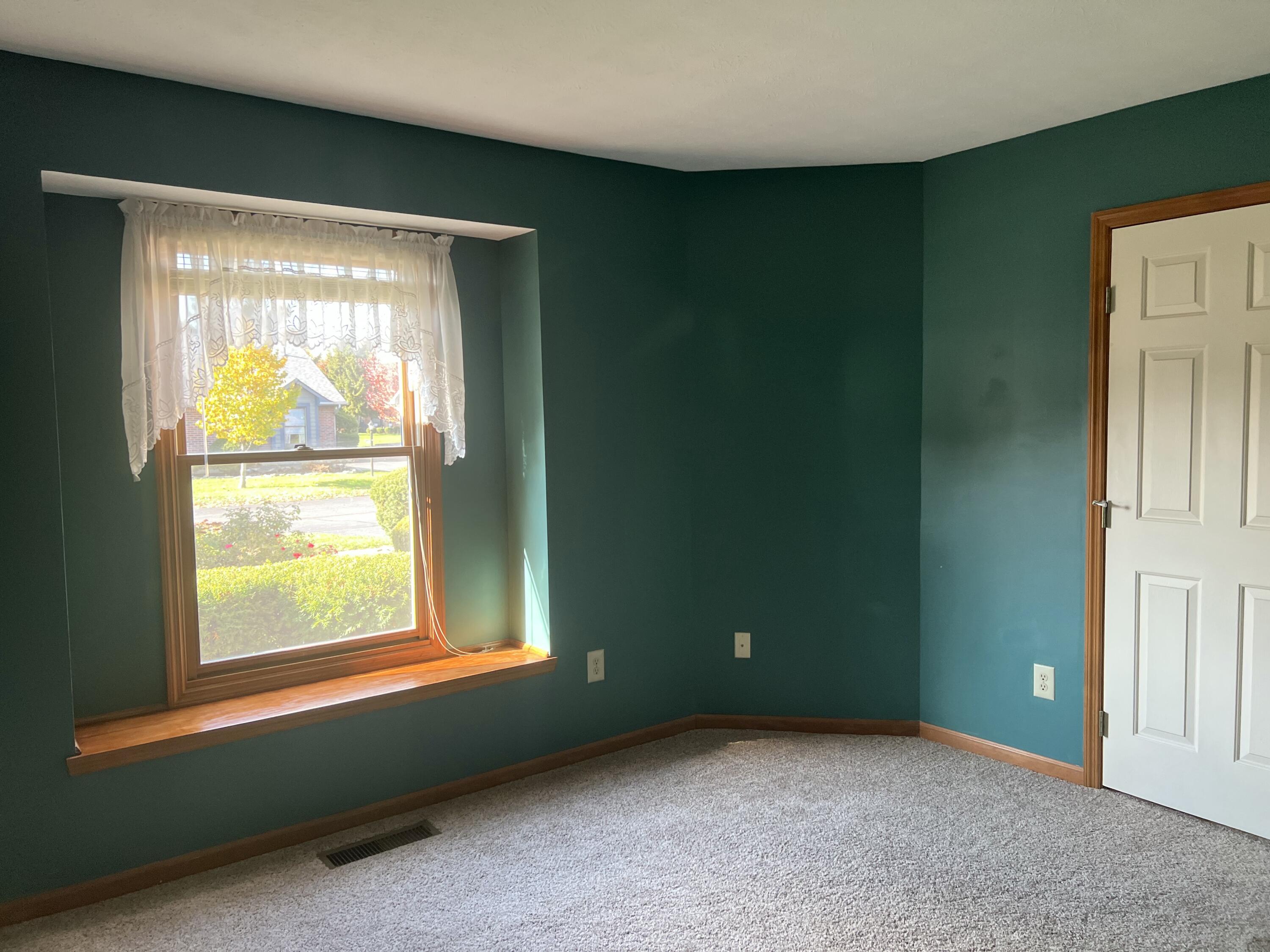 3126 Lakeview Court, Springfield, Ohio 45503