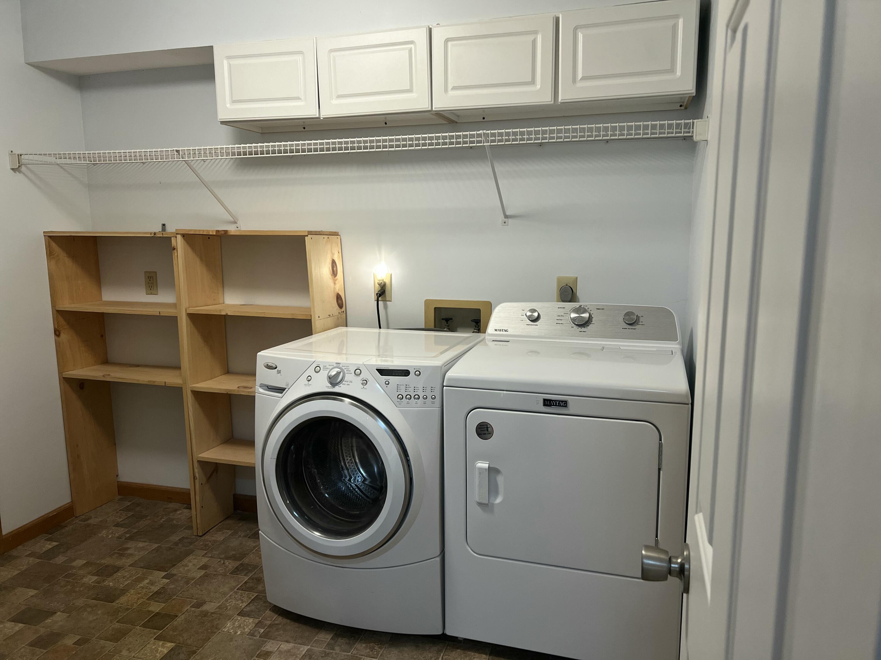 3126 Lakeview Court, Springfield, Ohio 45503