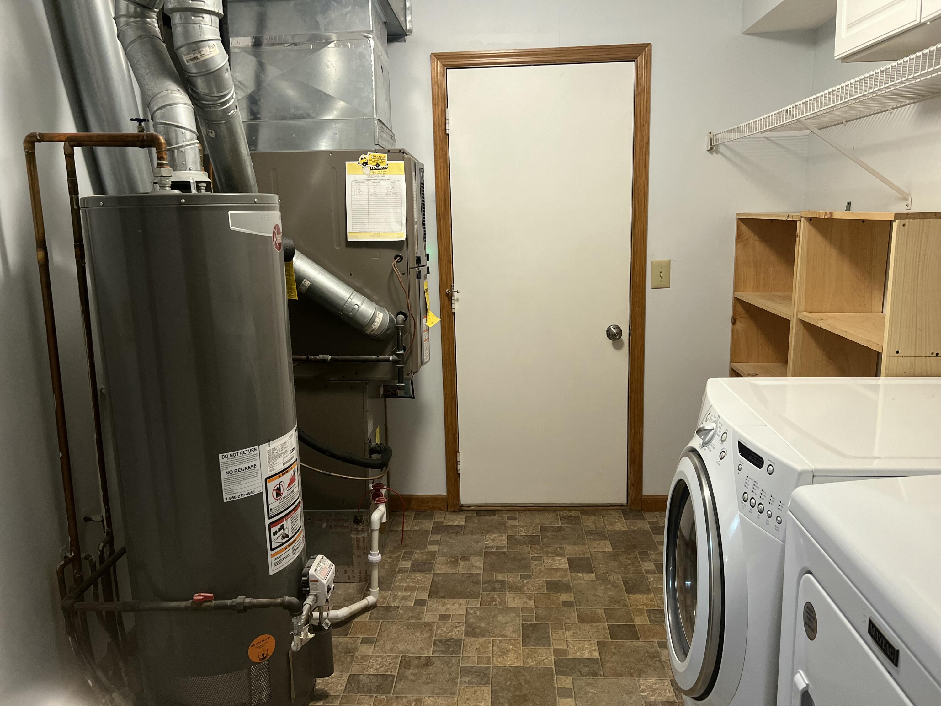 3126 Lakeview Court, Springfield, Ohio 45503