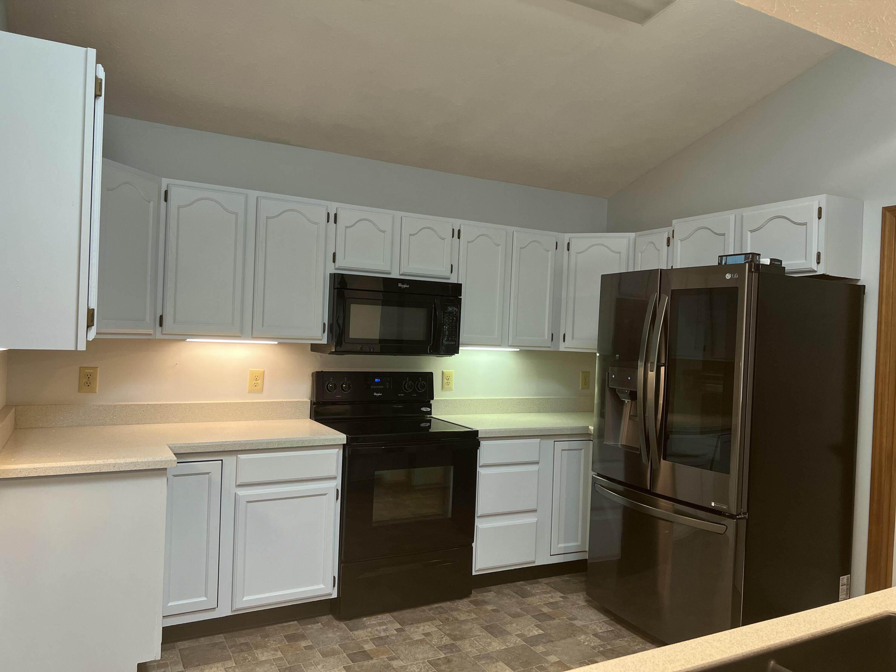 3126 Lakeview Court, Springfield, Ohio 45503