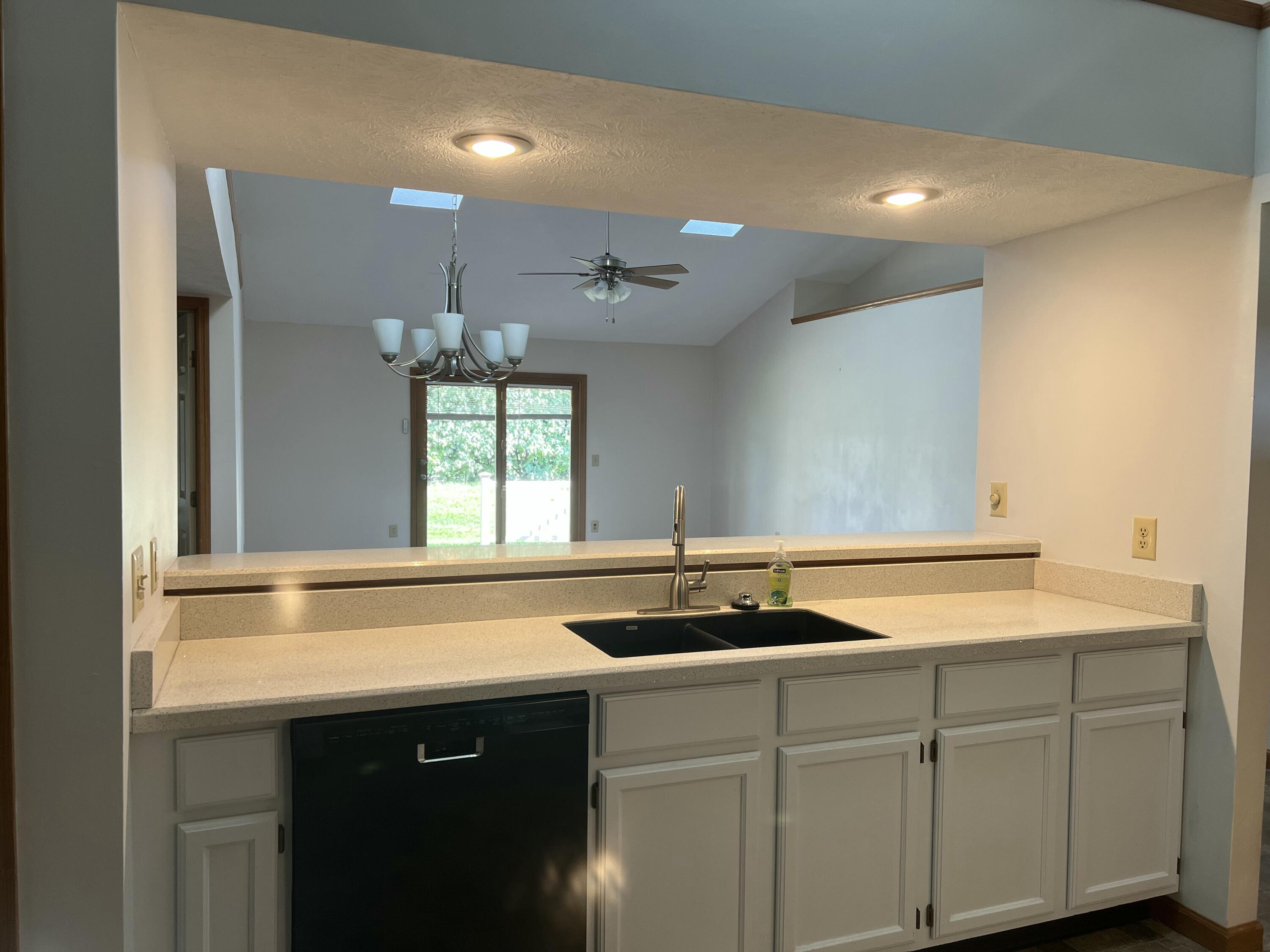 3126 Lakeview Court, Springfield, Ohio 45503