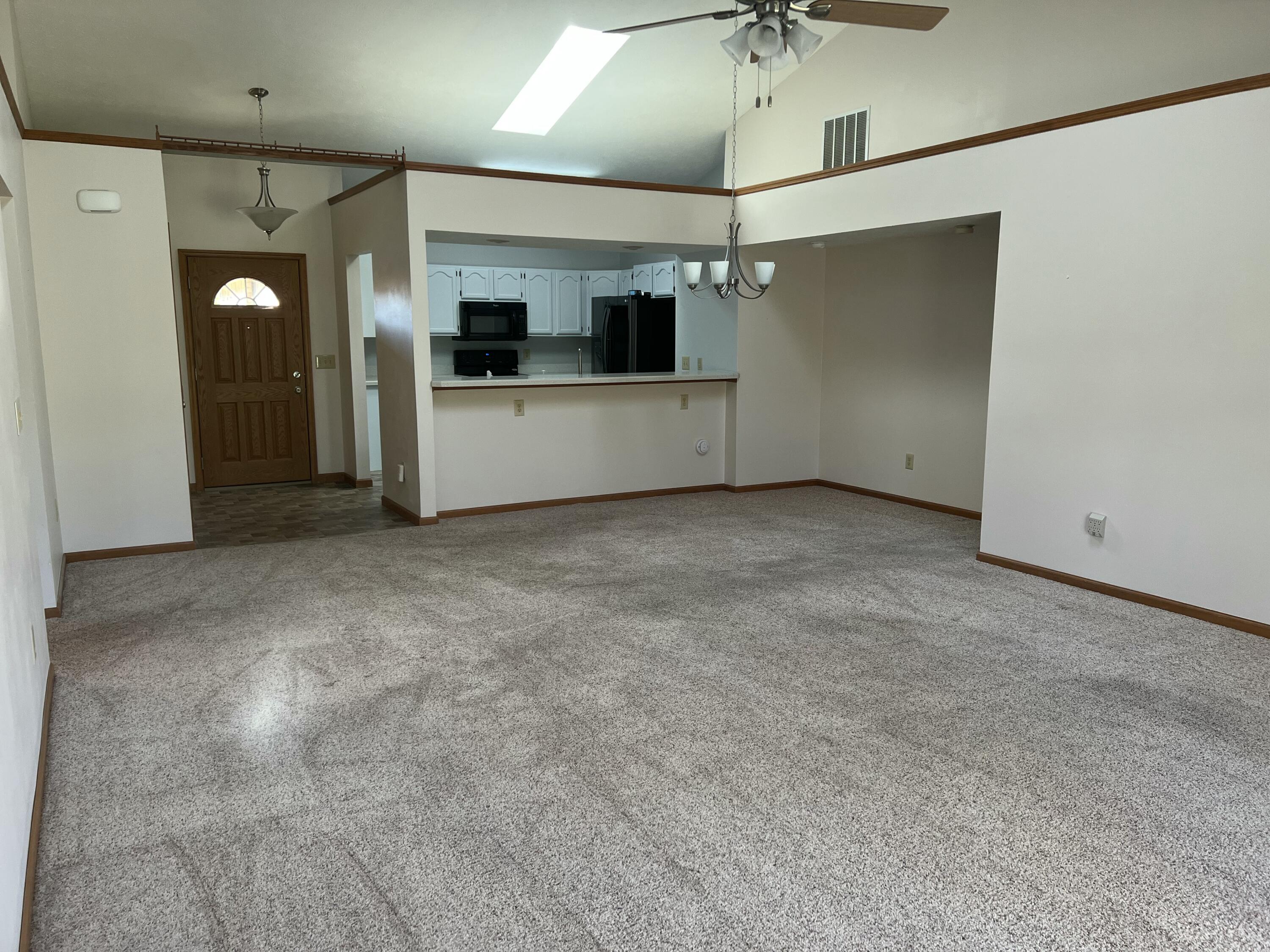 3126 Lakeview Court, Springfield, Ohio 45503