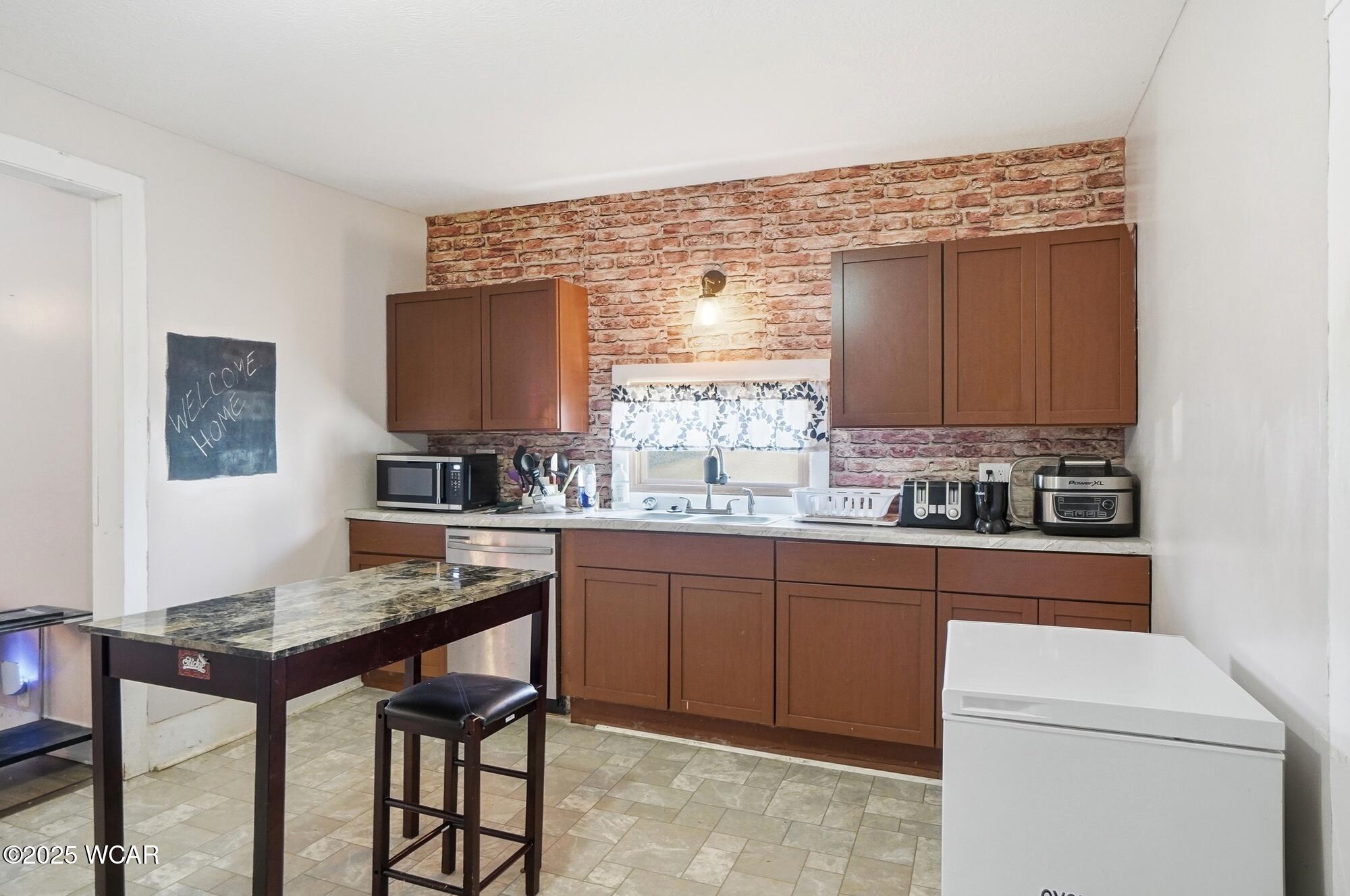 206 Pike Street, Jackson Center, Ohio