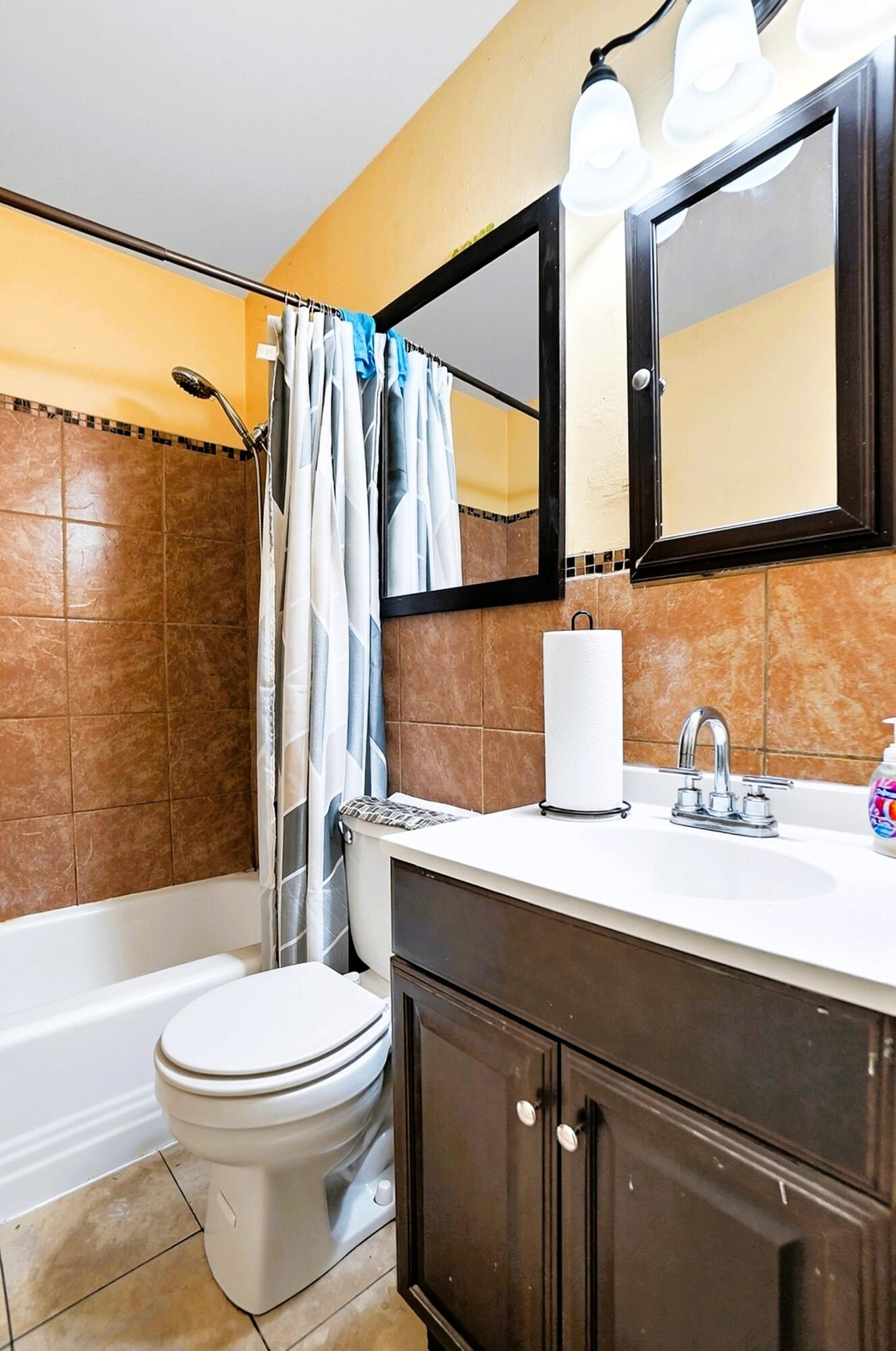 208 Corlington Drive, Springfield, Ohio 45506