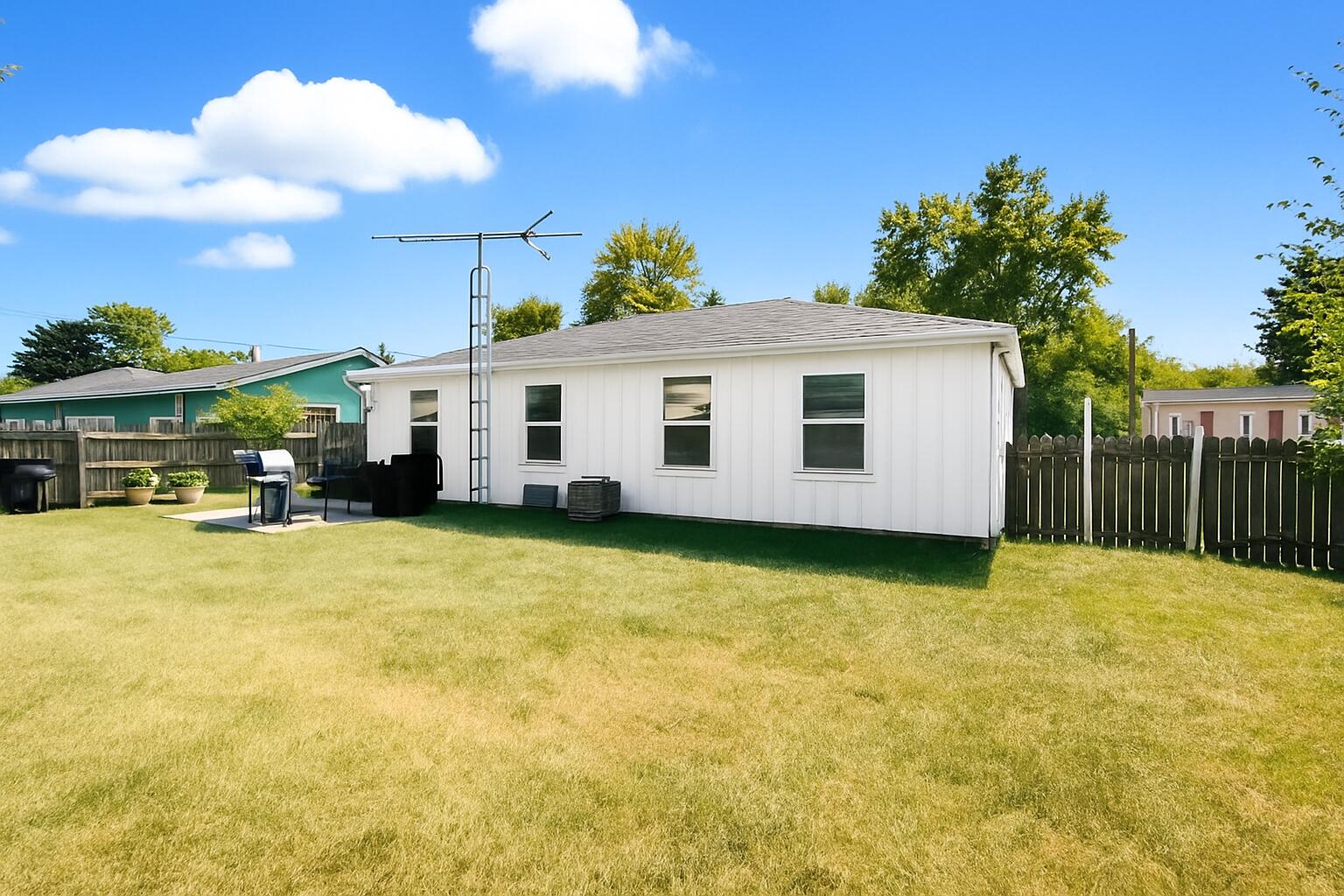 208 Corlington Drive, Springfield, Ohio 45506