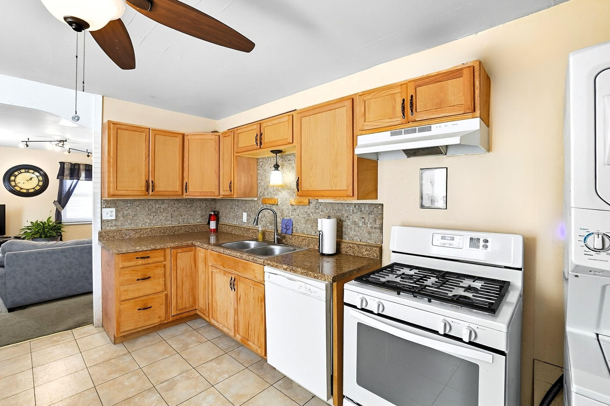 208 Corlington Drive, Springfield, Ohio 45506