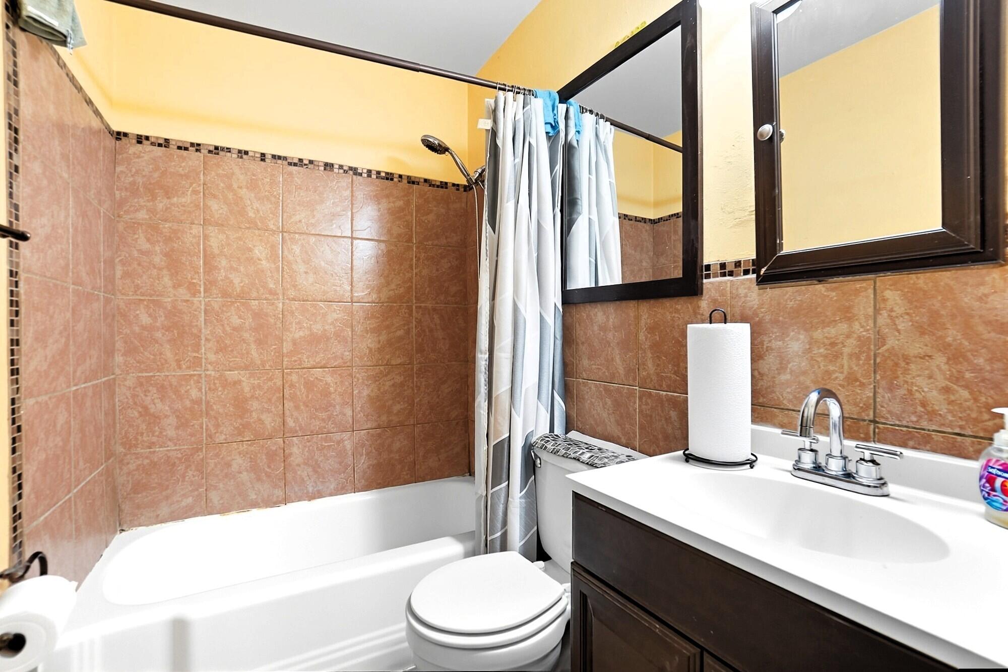 208 Corlington Drive, Springfield, Ohio 45506