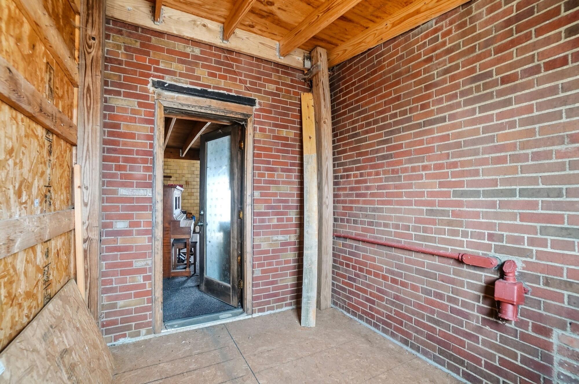 1125 Roberts Mill Road, London, Ohio 43140