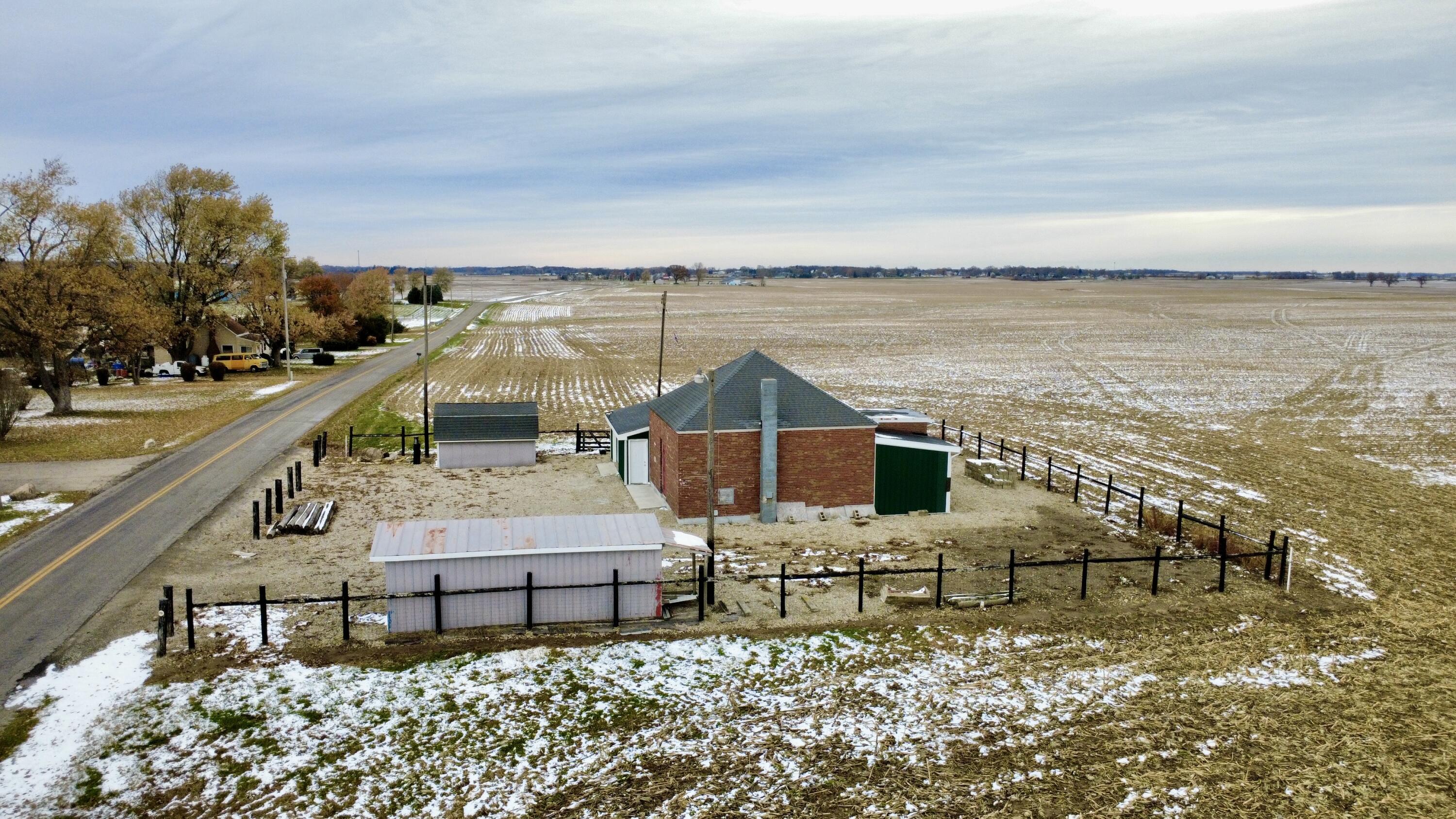 1125 Roberts Mill Road, London, Ohio 43140