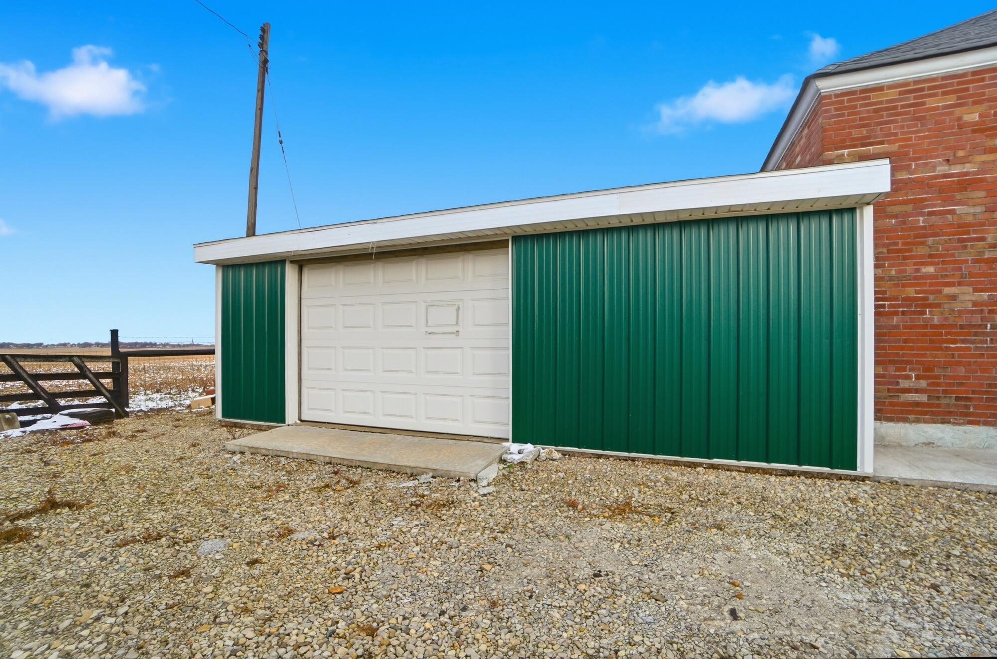 1125 Roberts Mill Road, London, Ohio 43140