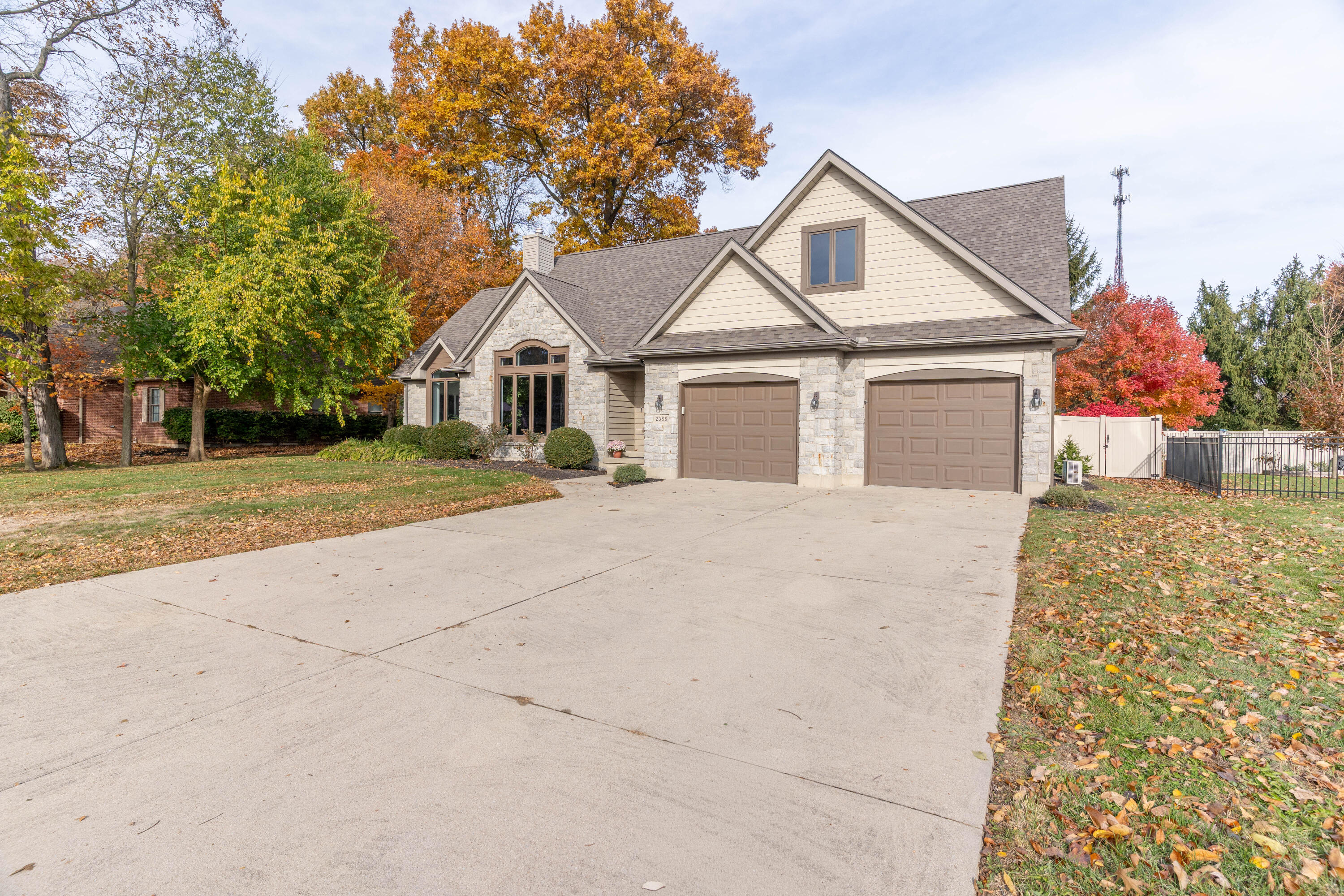 2355 Worthington Drive, Troy, Ohio 45373