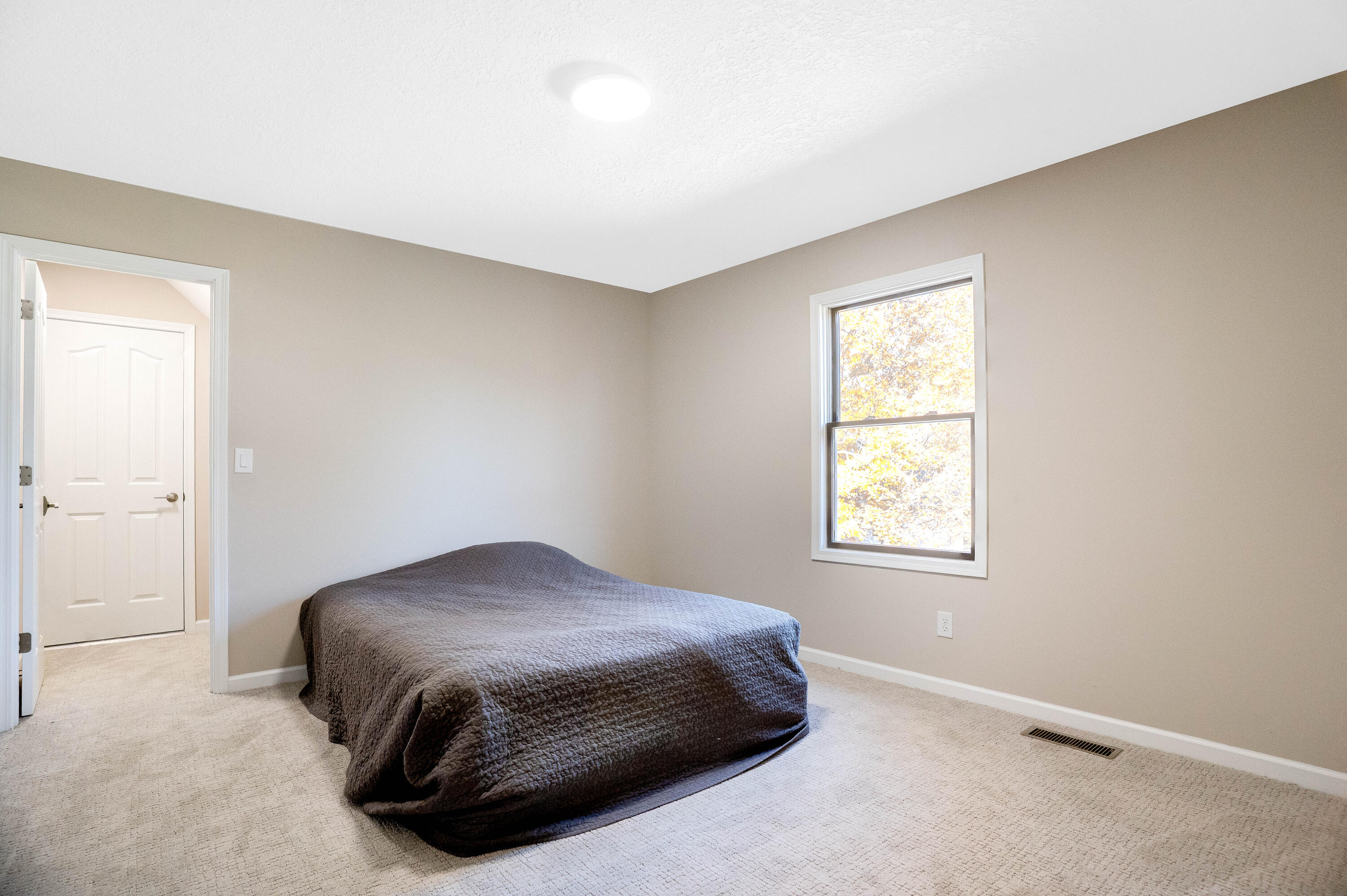 2355 Worthington Drive, Troy, Ohio 45373