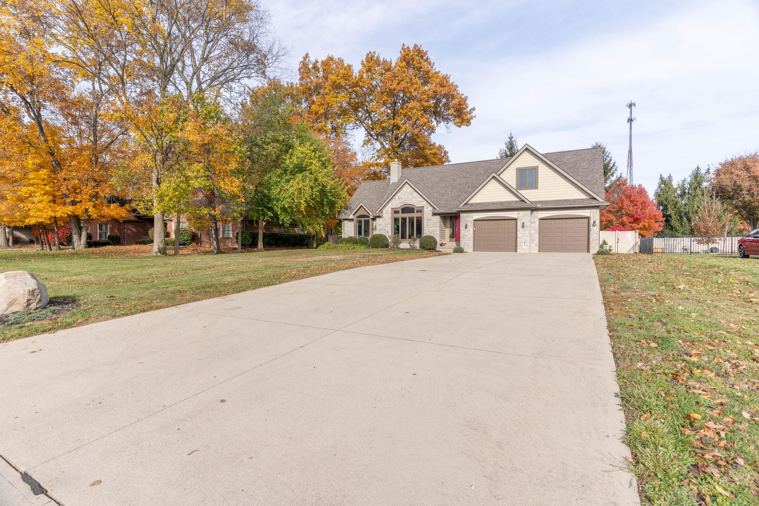 2355 Worthington Drive, Troy, Ohio 45373