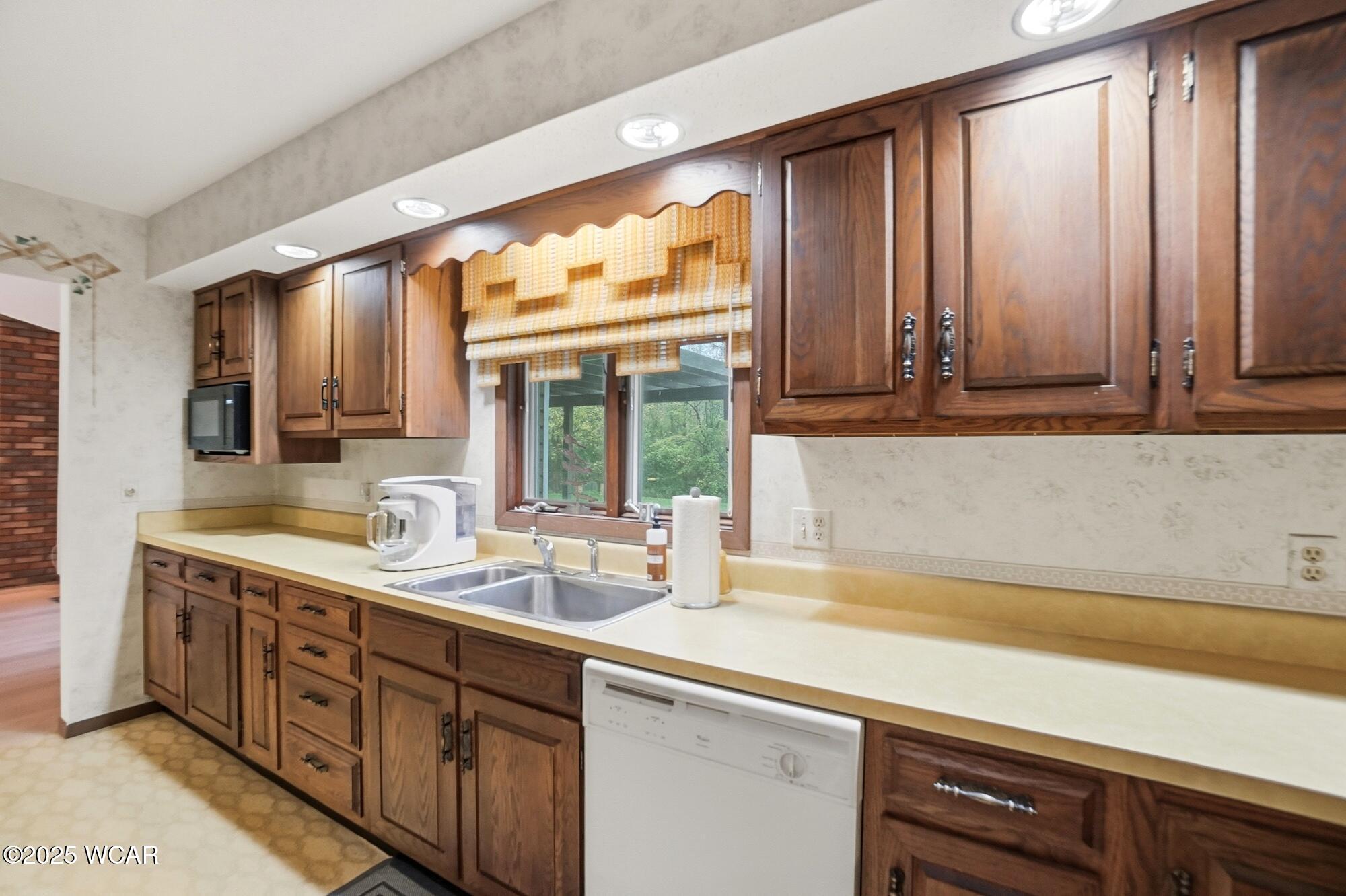 137 Caribou Circle, Lima, Ohio