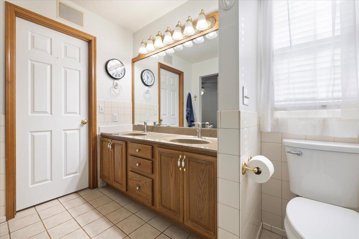 505 Deerwood Drive, Piqua, Ohio 45356