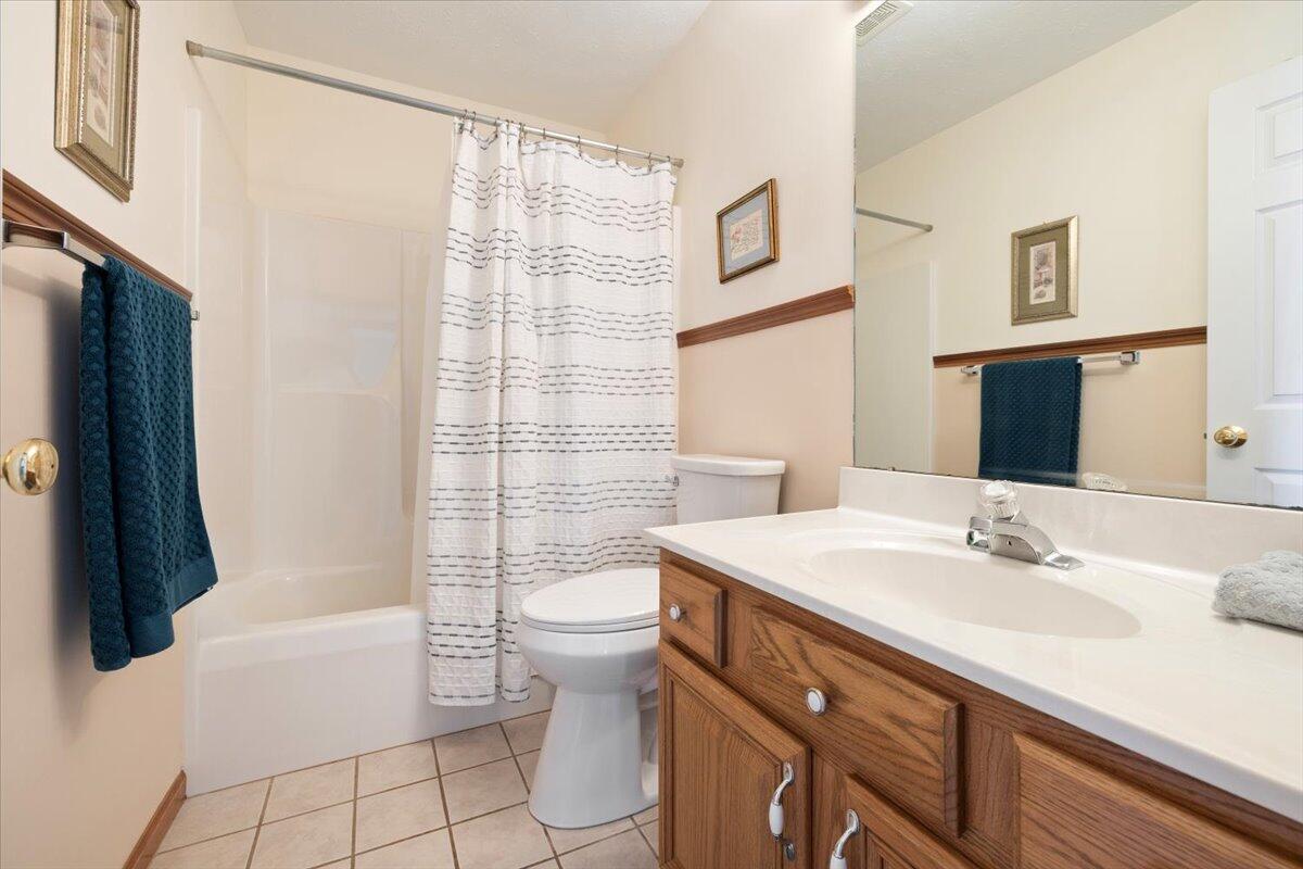 505 Deerwood Drive, Piqua, Ohio 45356