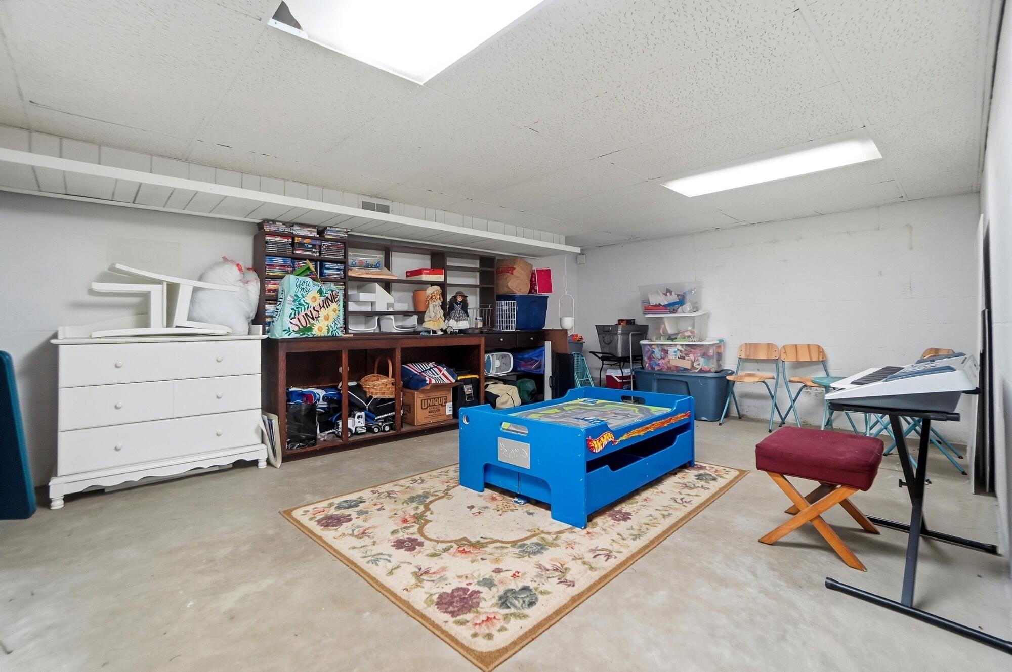 917 White Oak Drive, Springfield, Ohio 45504