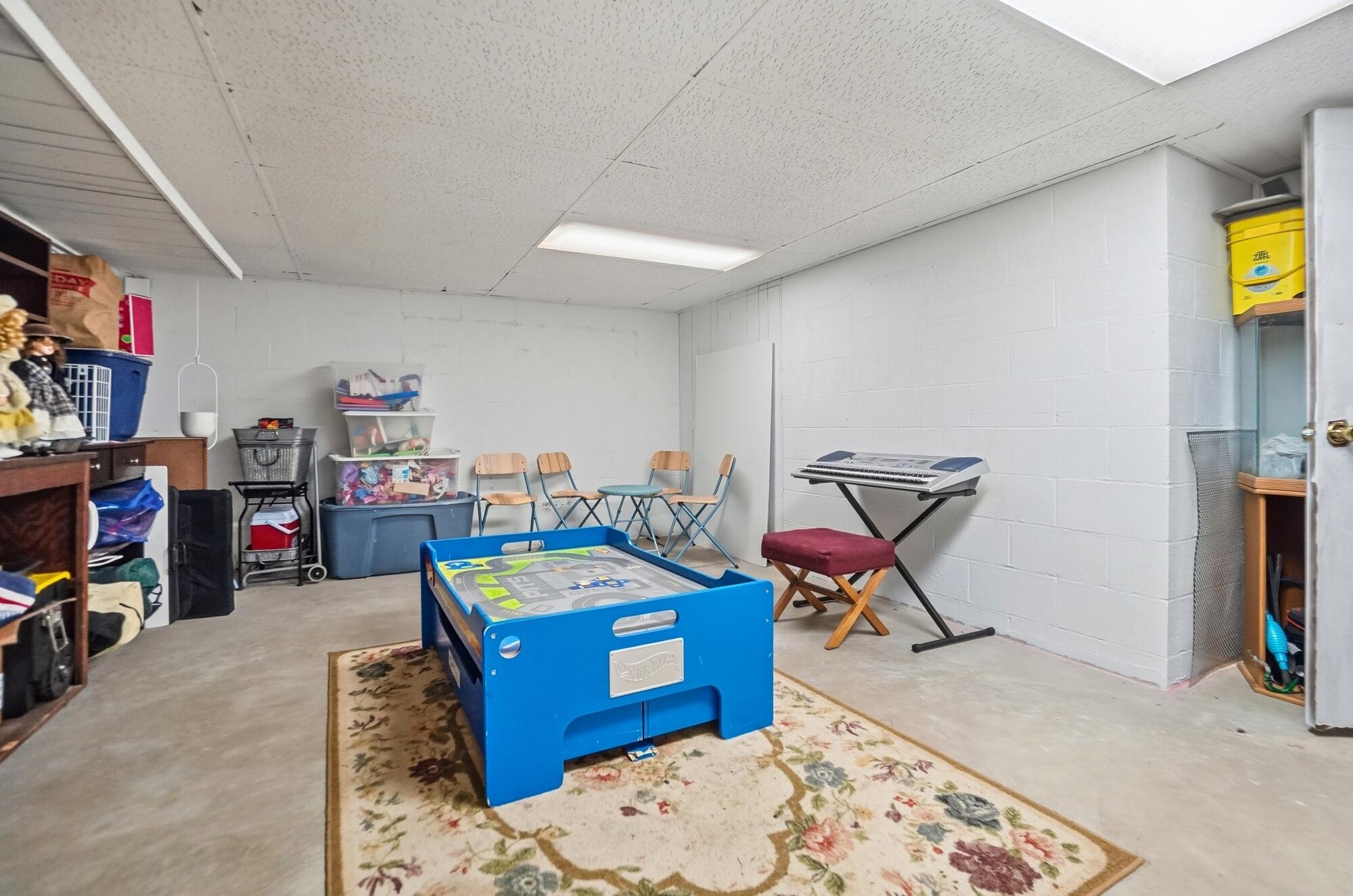 917 White Oak Drive, Springfield, Ohio 45504