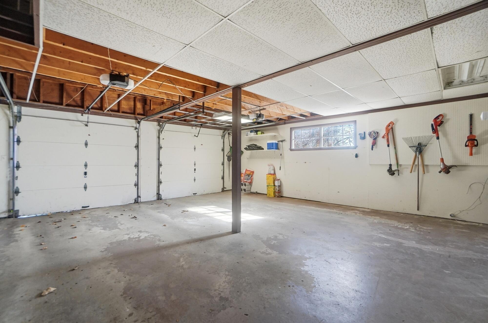 917 White Oak Drive, Springfield, Ohio 45504