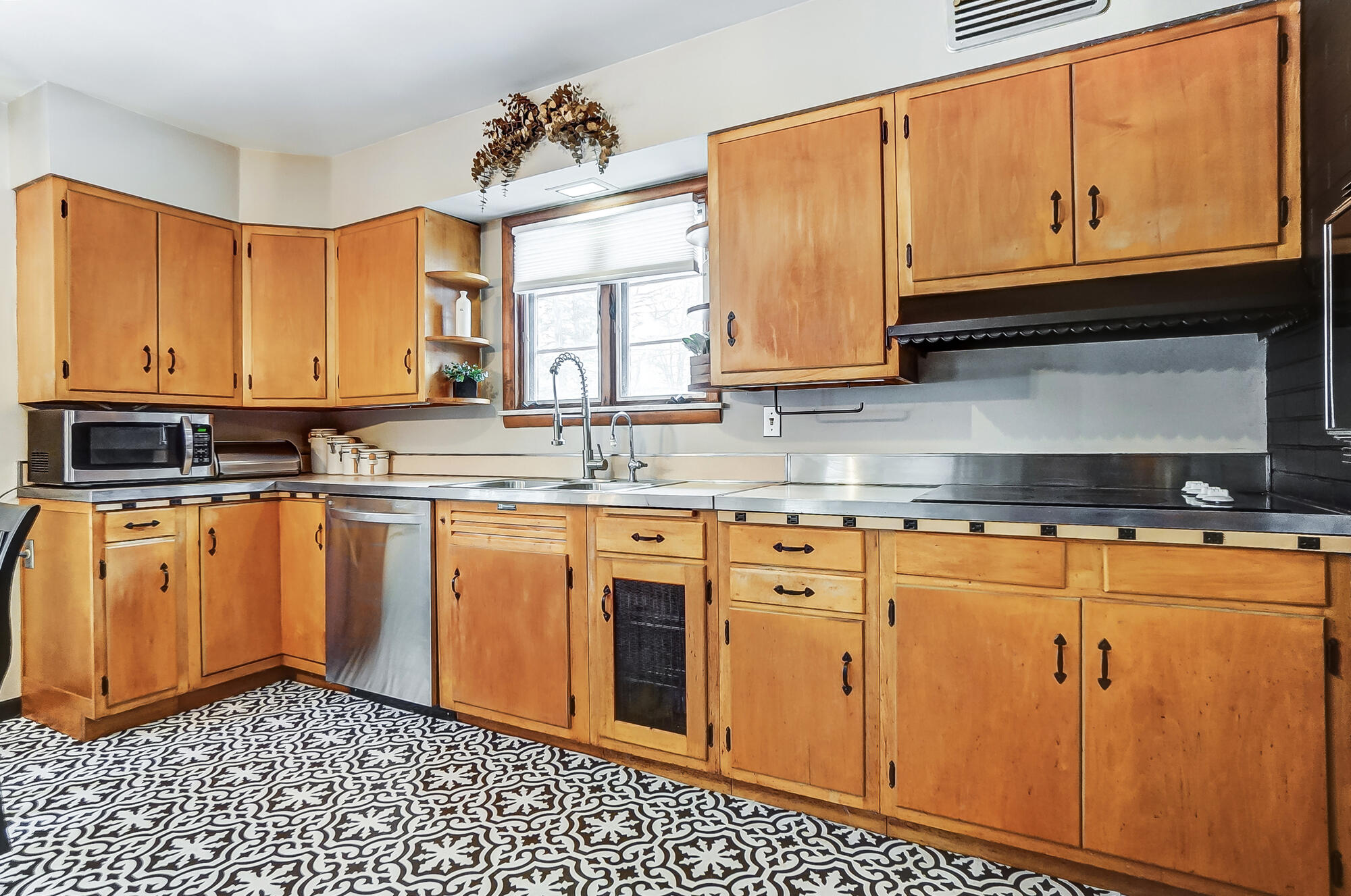 709 Shrine Road, Springfield, Ohio 45504