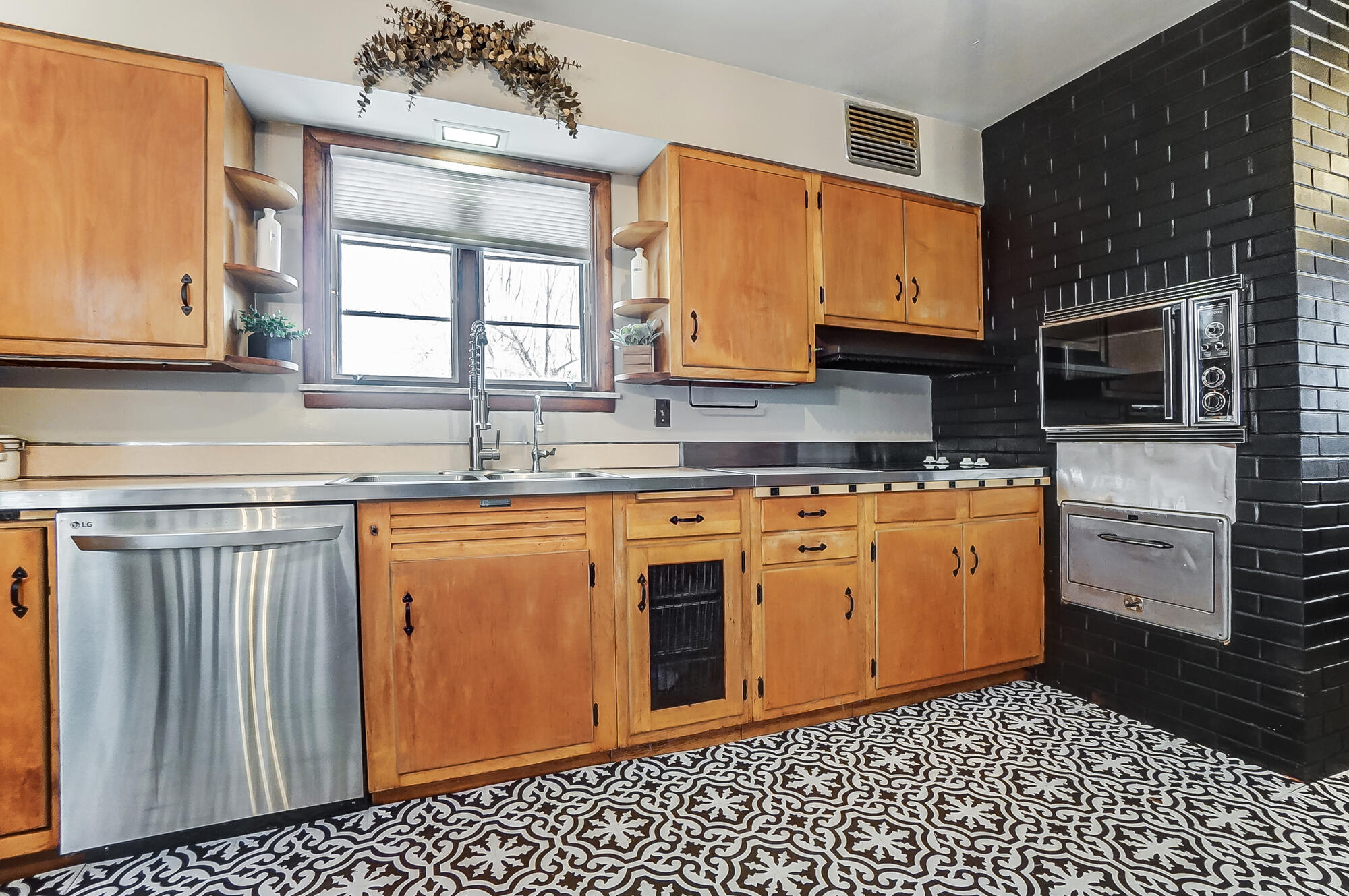 709 Shrine Road, Springfield, Ohio 45504