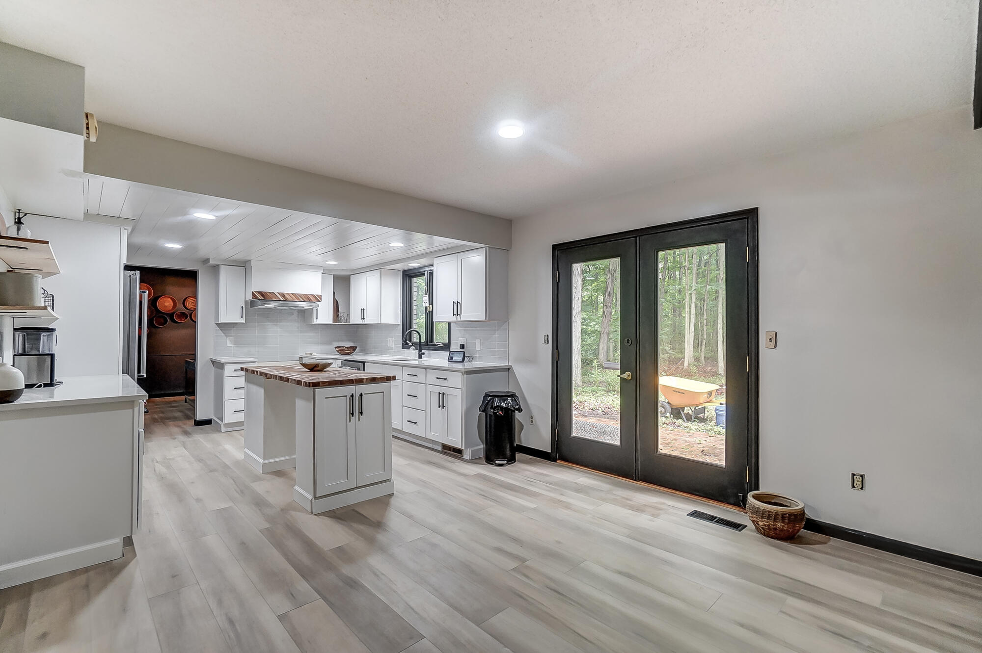 22284 State Route 198, Wapakoneta, Ohio 45895