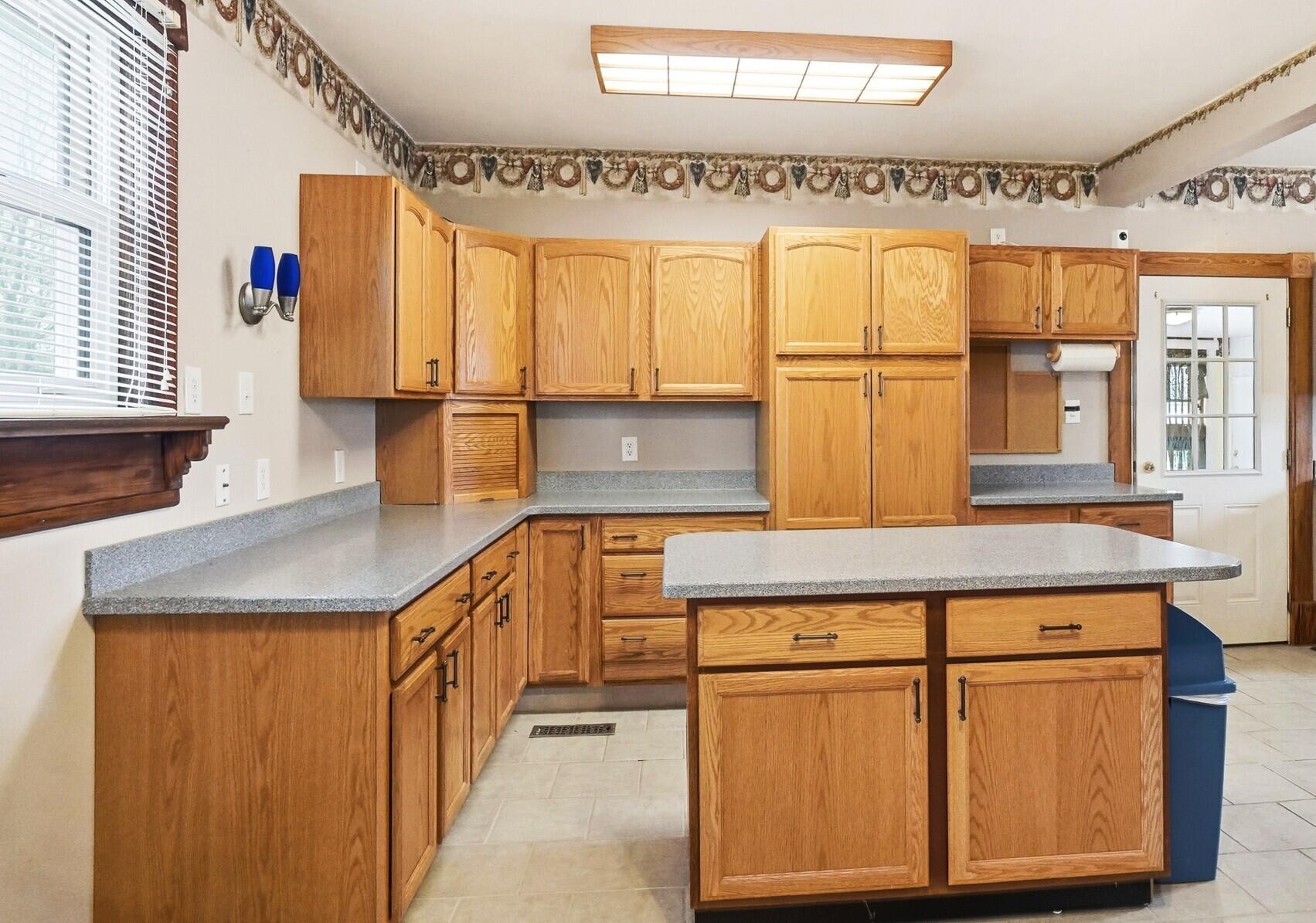 735 Main Street, Lima, Ohio 45801