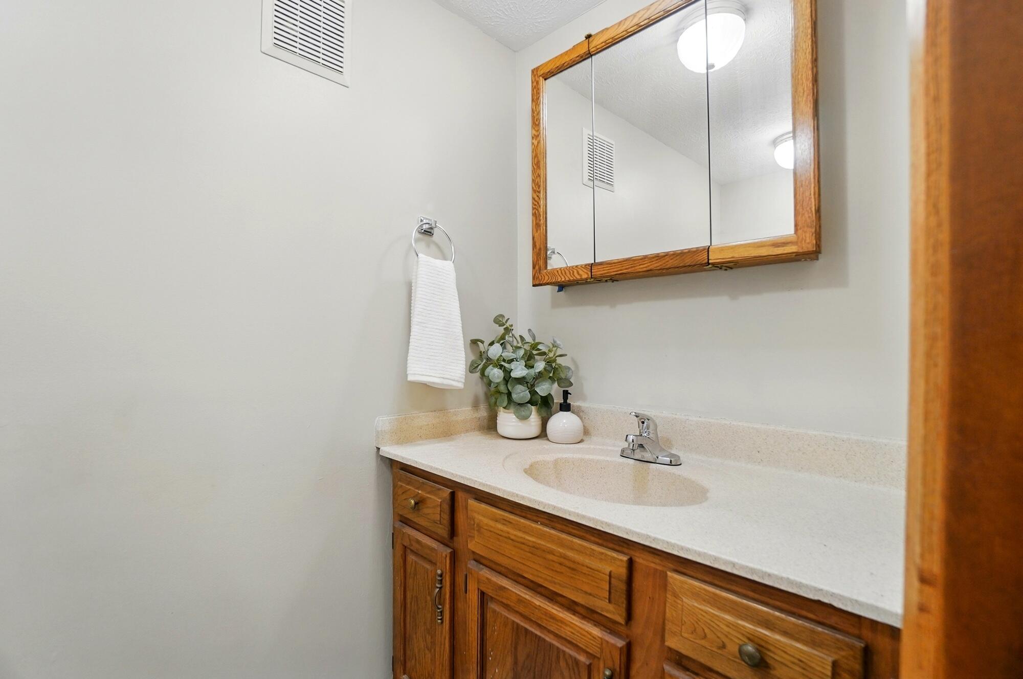 81 Country Road, Urbana, Ohio 43078