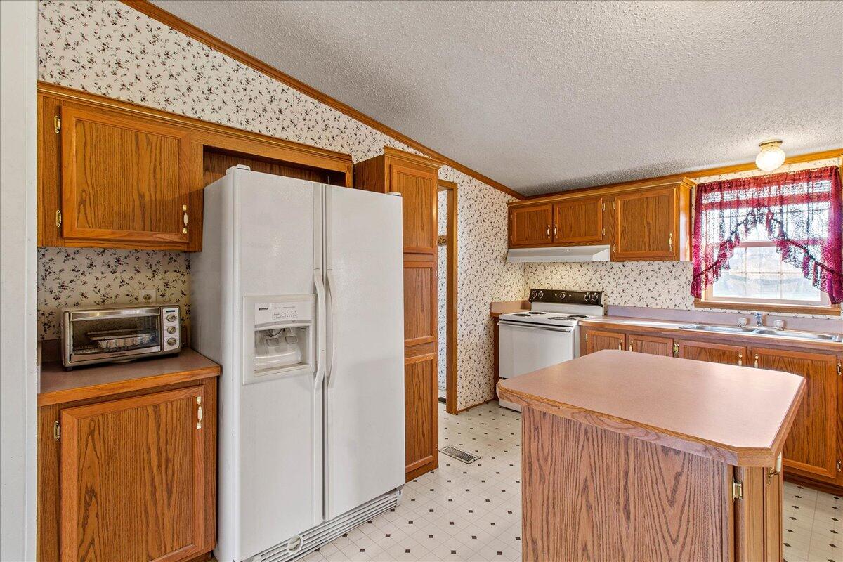 4921 Hawk Road, Mechanicsburg, Ohio 43044