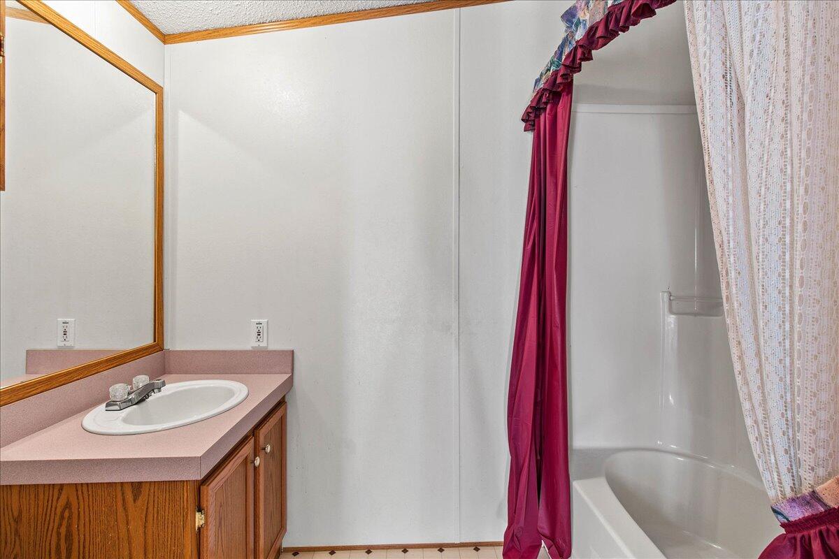 4921 Hawk Road, Mechanicsburg, Ohio 43044