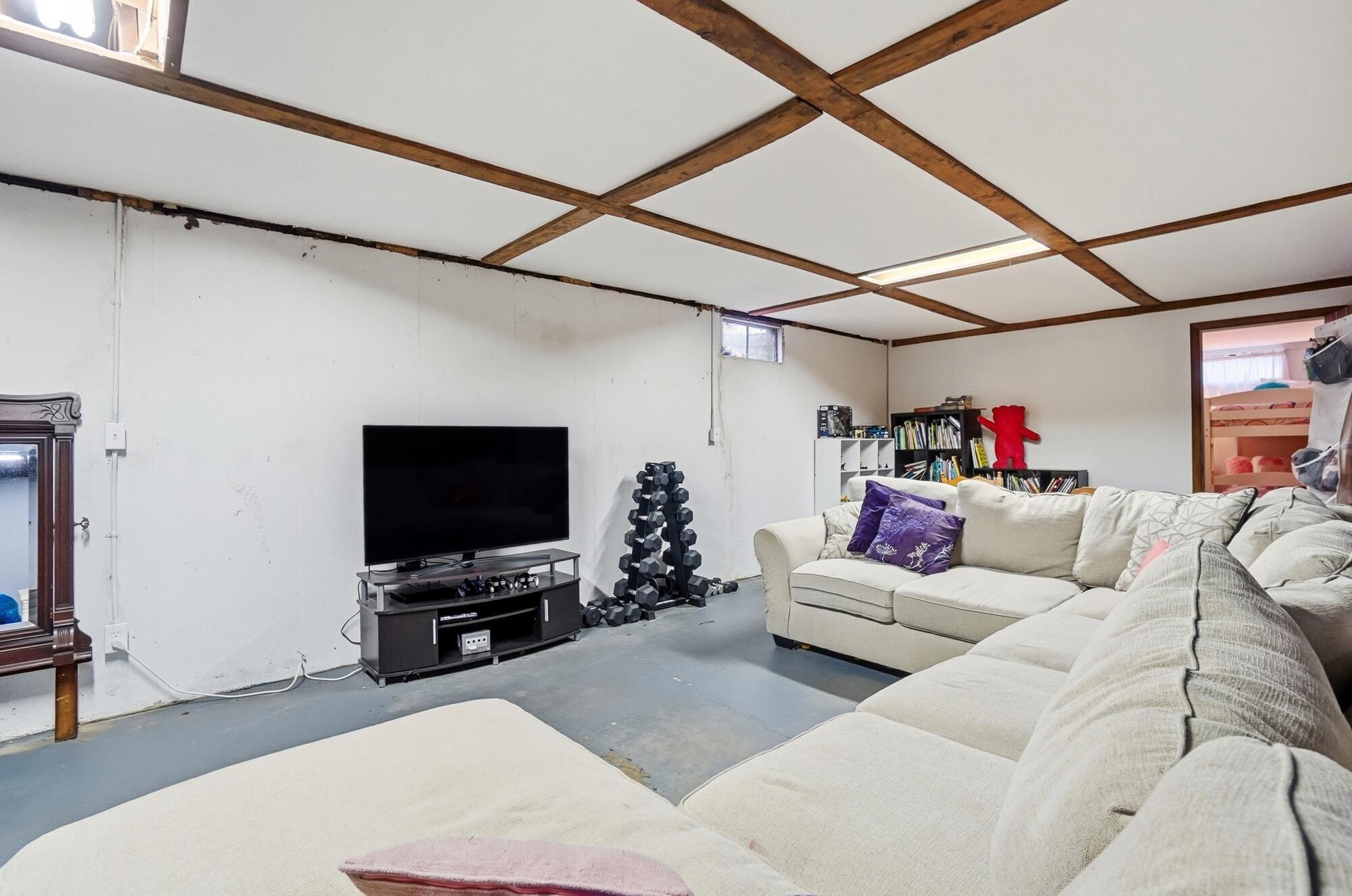 2919 Locust Drive, Springfield, Ohio 45504