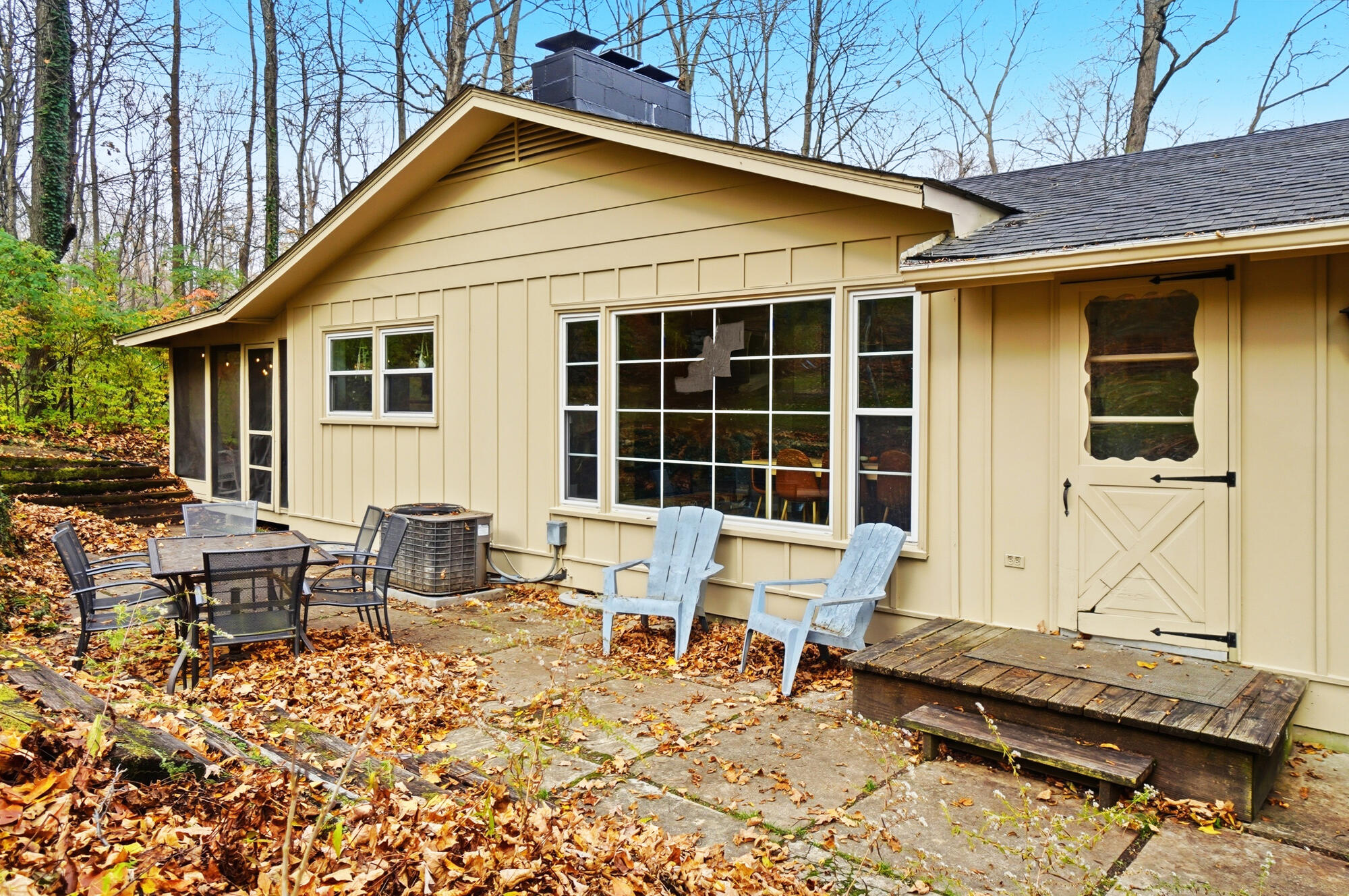 2919 Locust Drive, Springfield, Ohio 45504