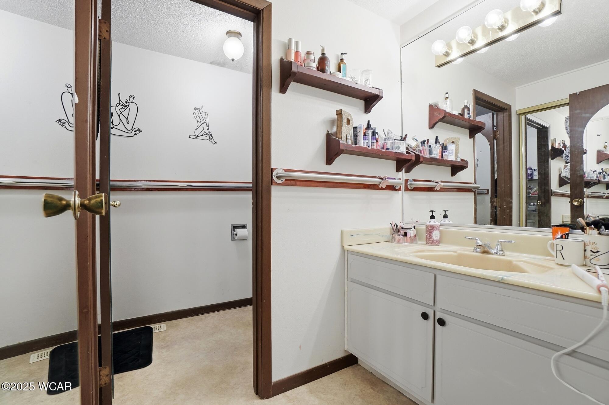 1641 Whitehall Drive, Lima, Ohio