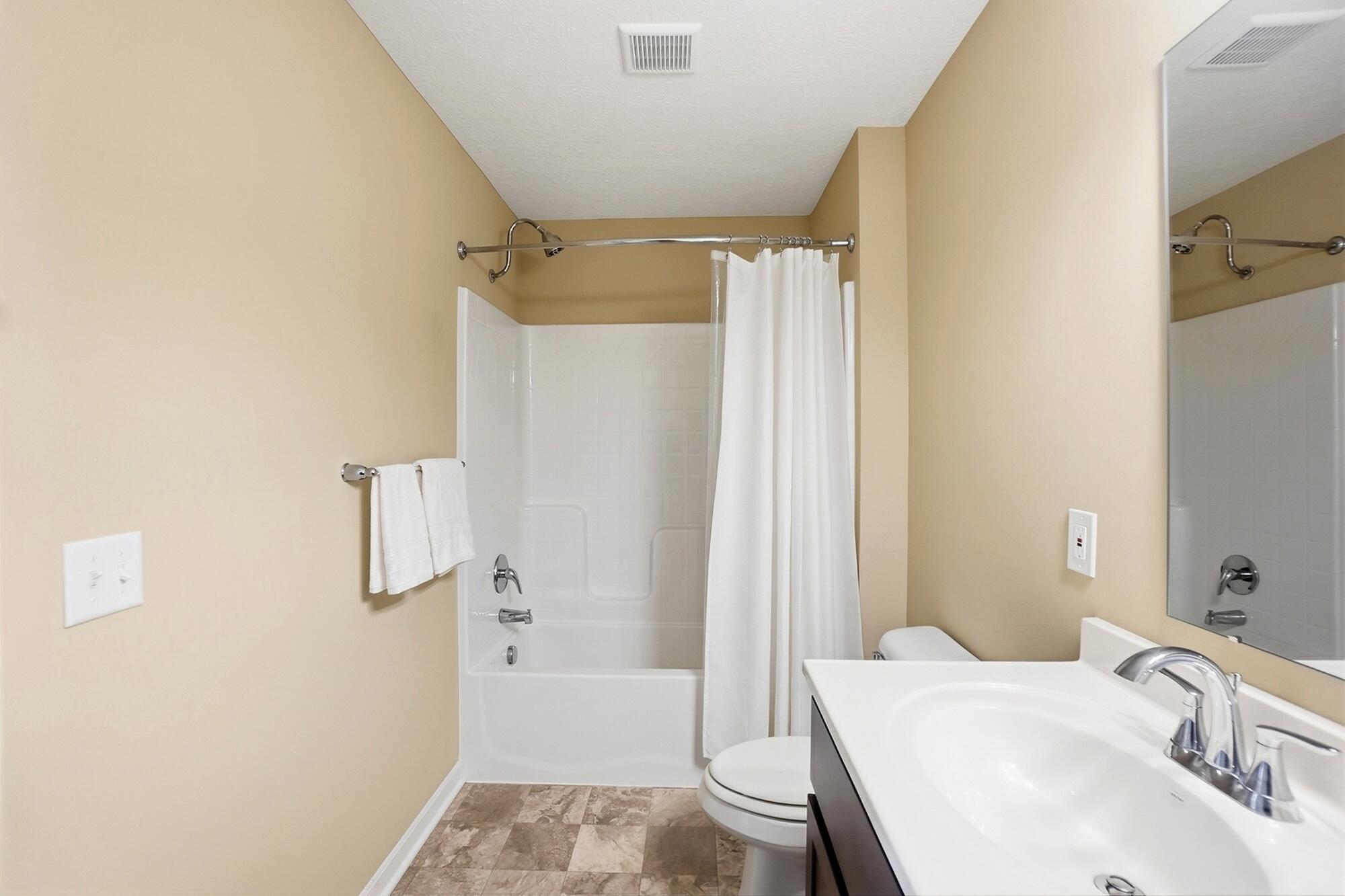 1239 Eagleton Boulevard, London, Ohio 43140