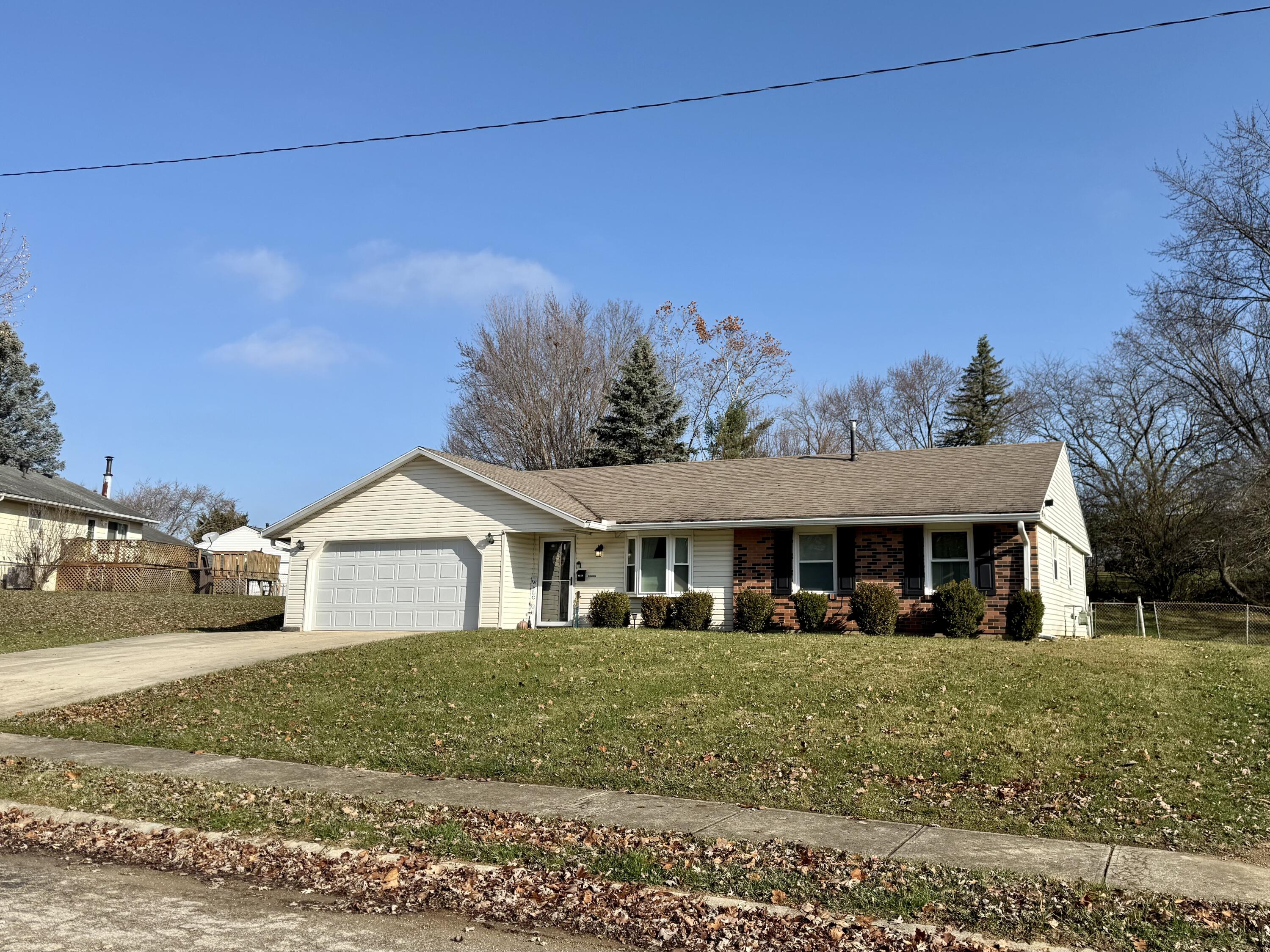 1924 Marinette Drive, Springfield, Ohio 45503