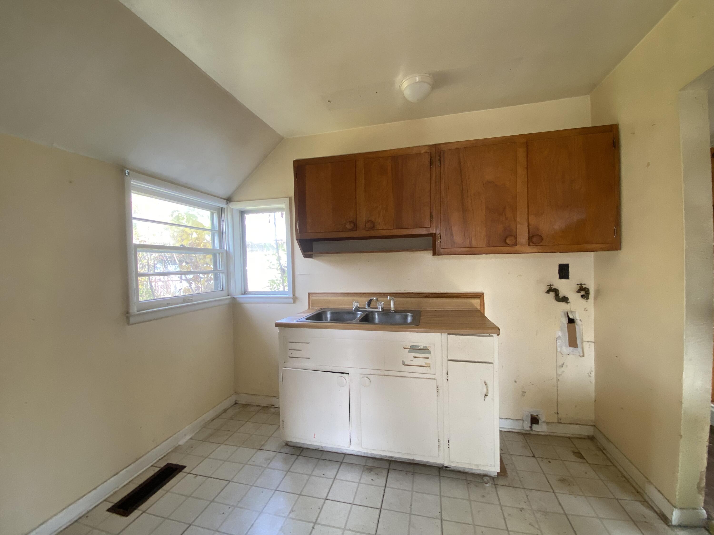 1551 Southgate Avenue, Springfield, Ohio 45506