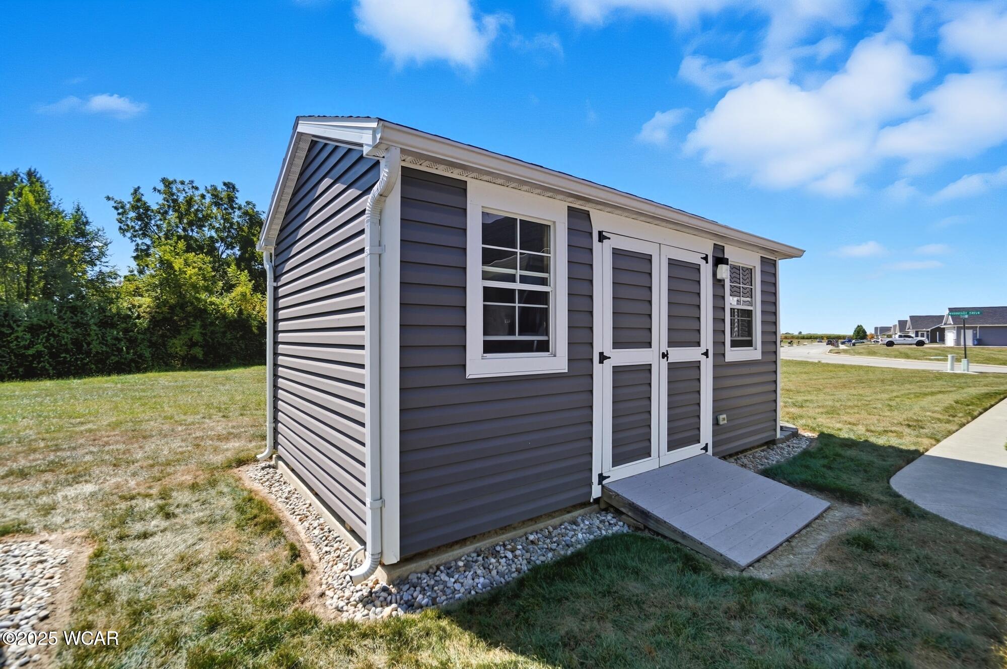 1734 Woodberry Creek Drive, Lima, Ohio